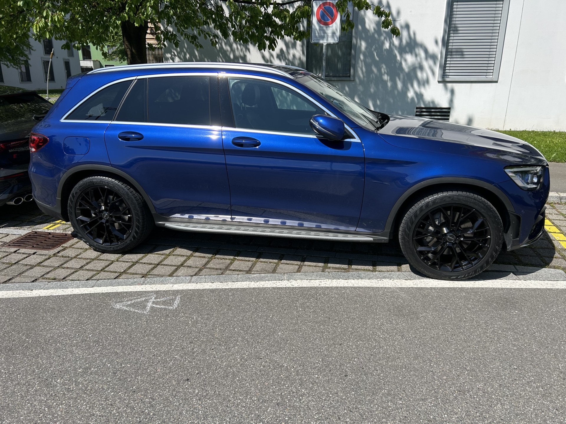 MERCEDES-BENZ GLC 200 AMG Line 4m-image-0