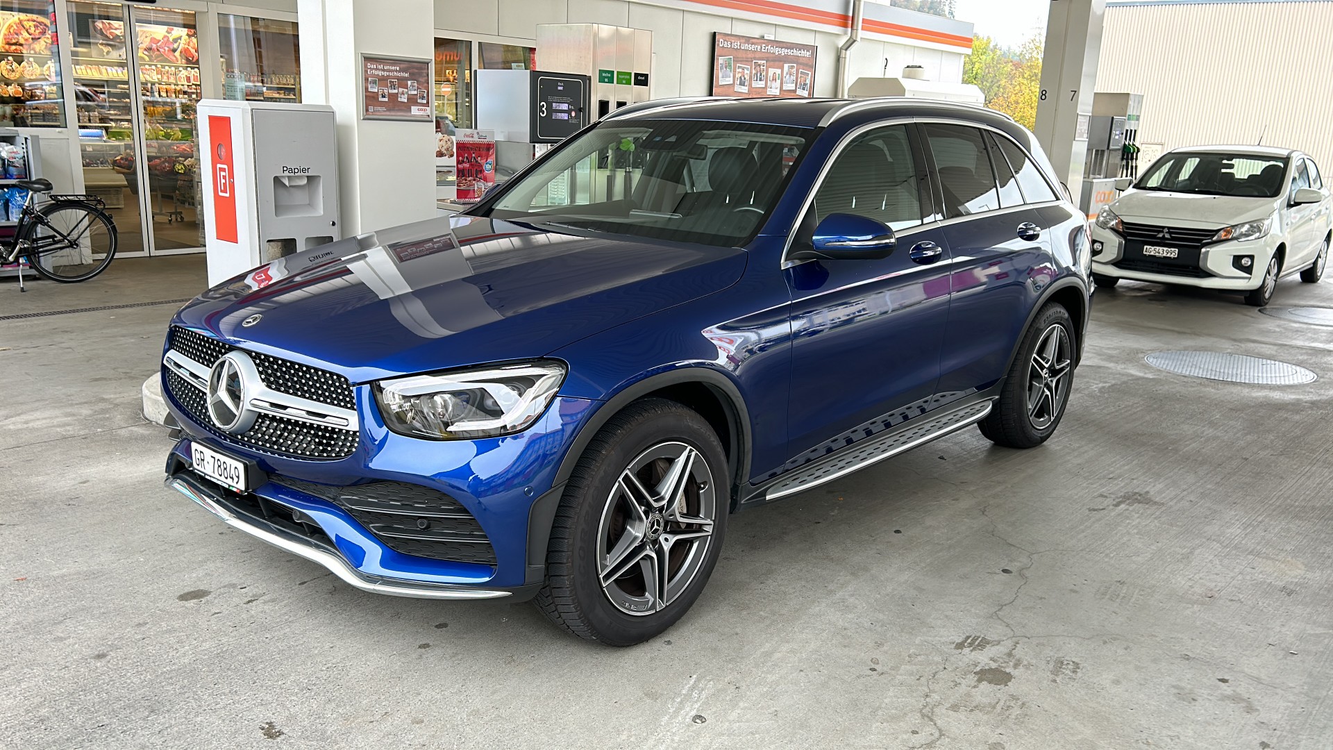 MERCEDES-BENZ GLC 200 AMG Line 4m-image-2