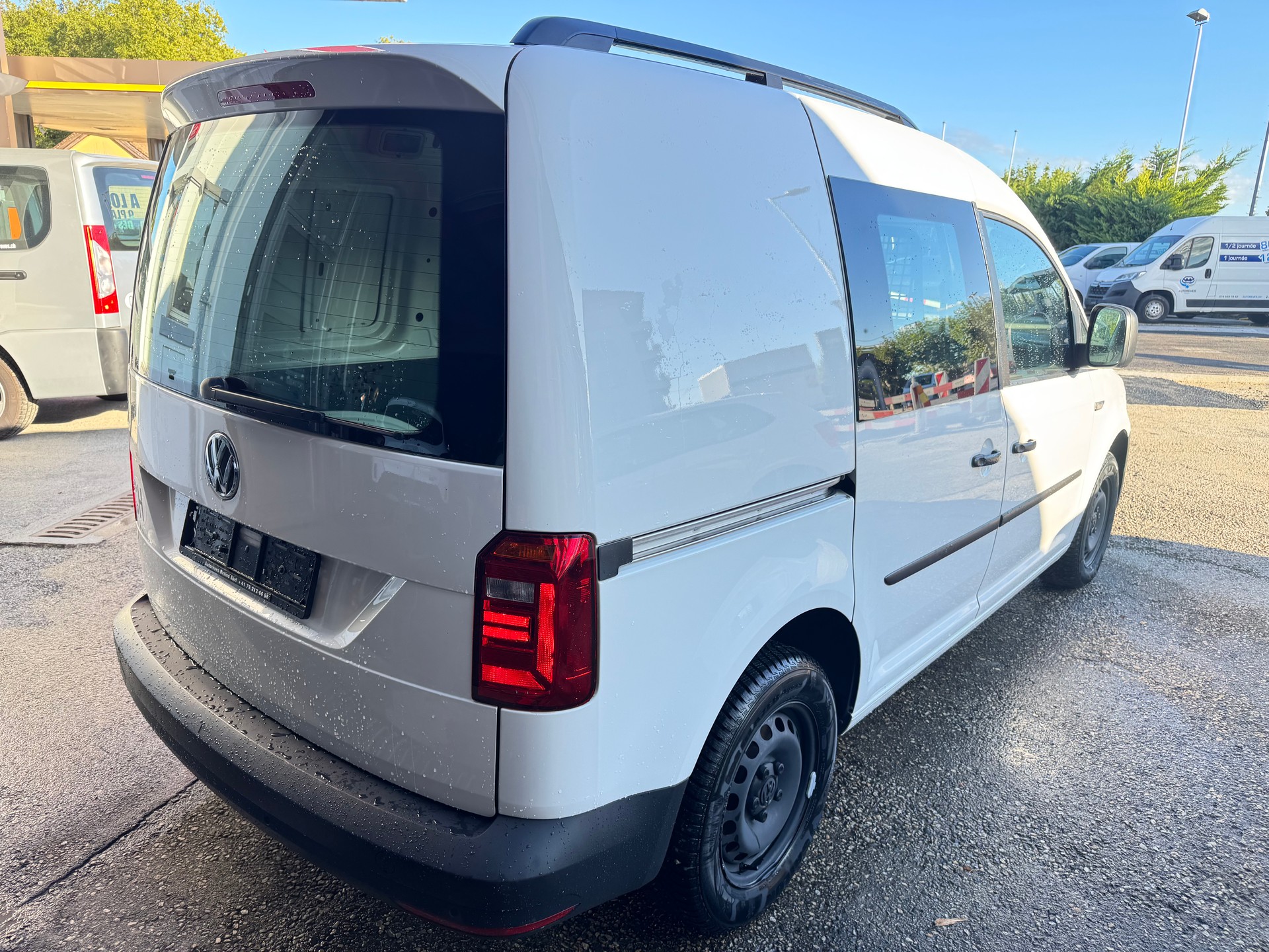 VW CADDY-image-5