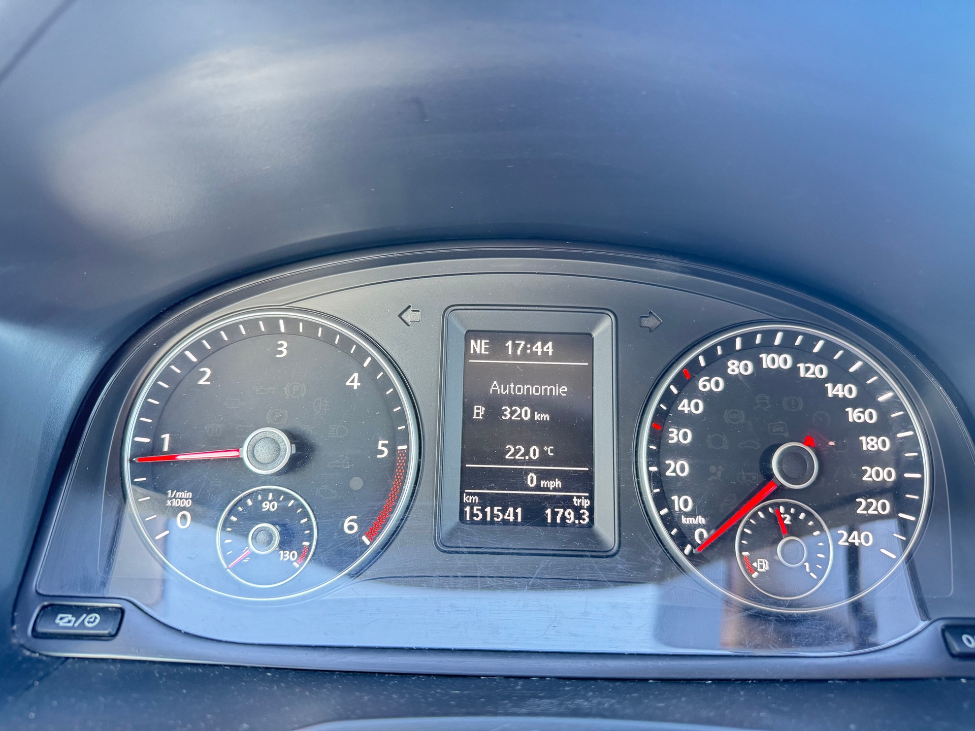 VW CADDY-image-16