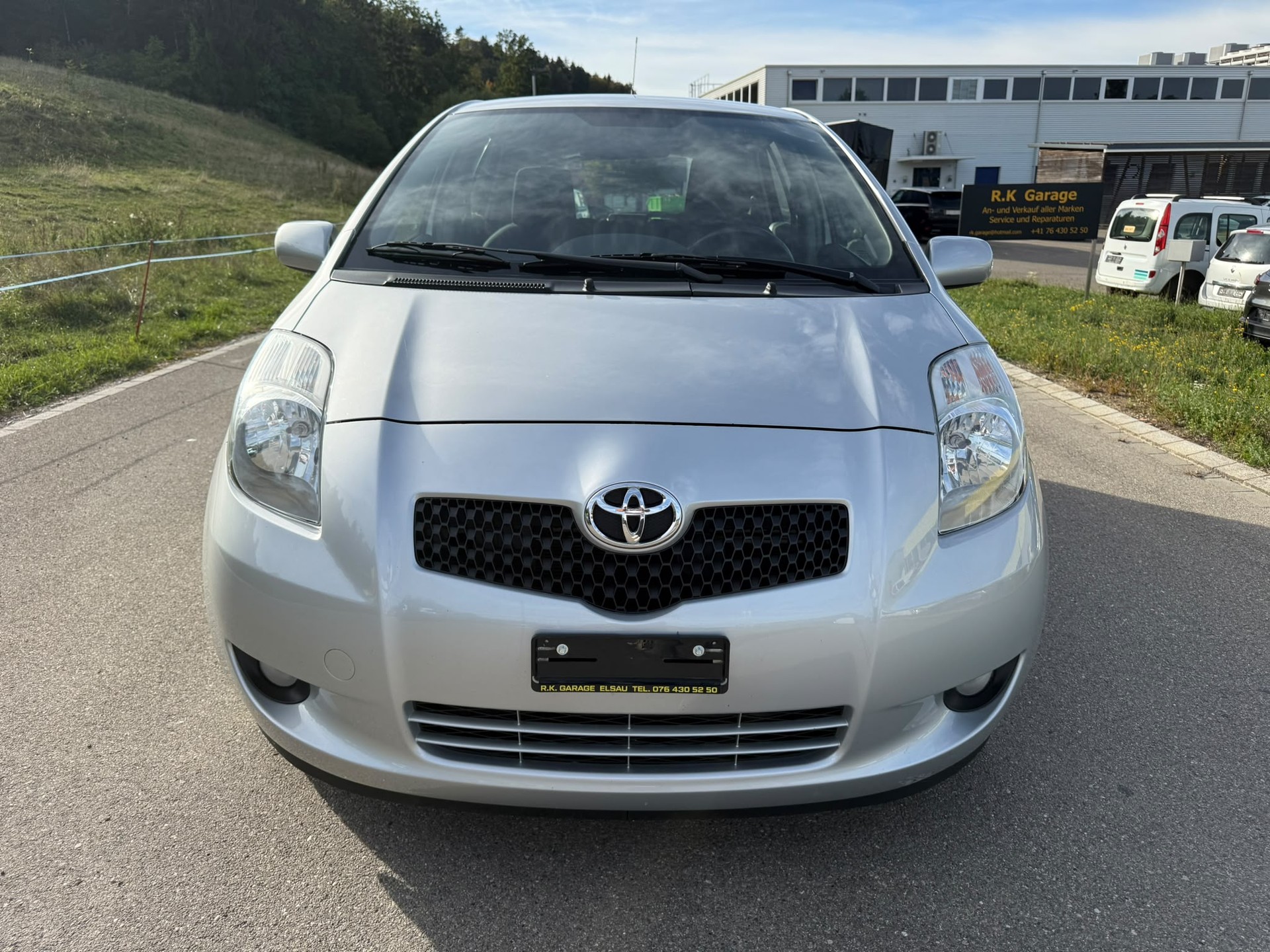 TOYOTA Yaris 1.3 Linea Sol-image-3