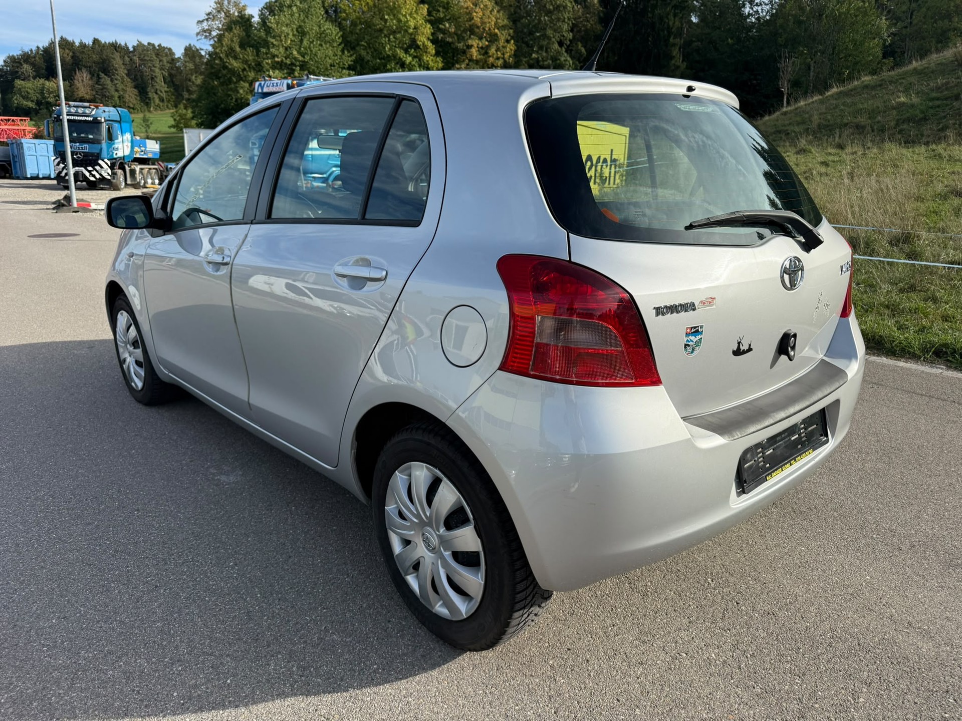 TOYOTA Yaris 1.3 Linea Sol-image-4