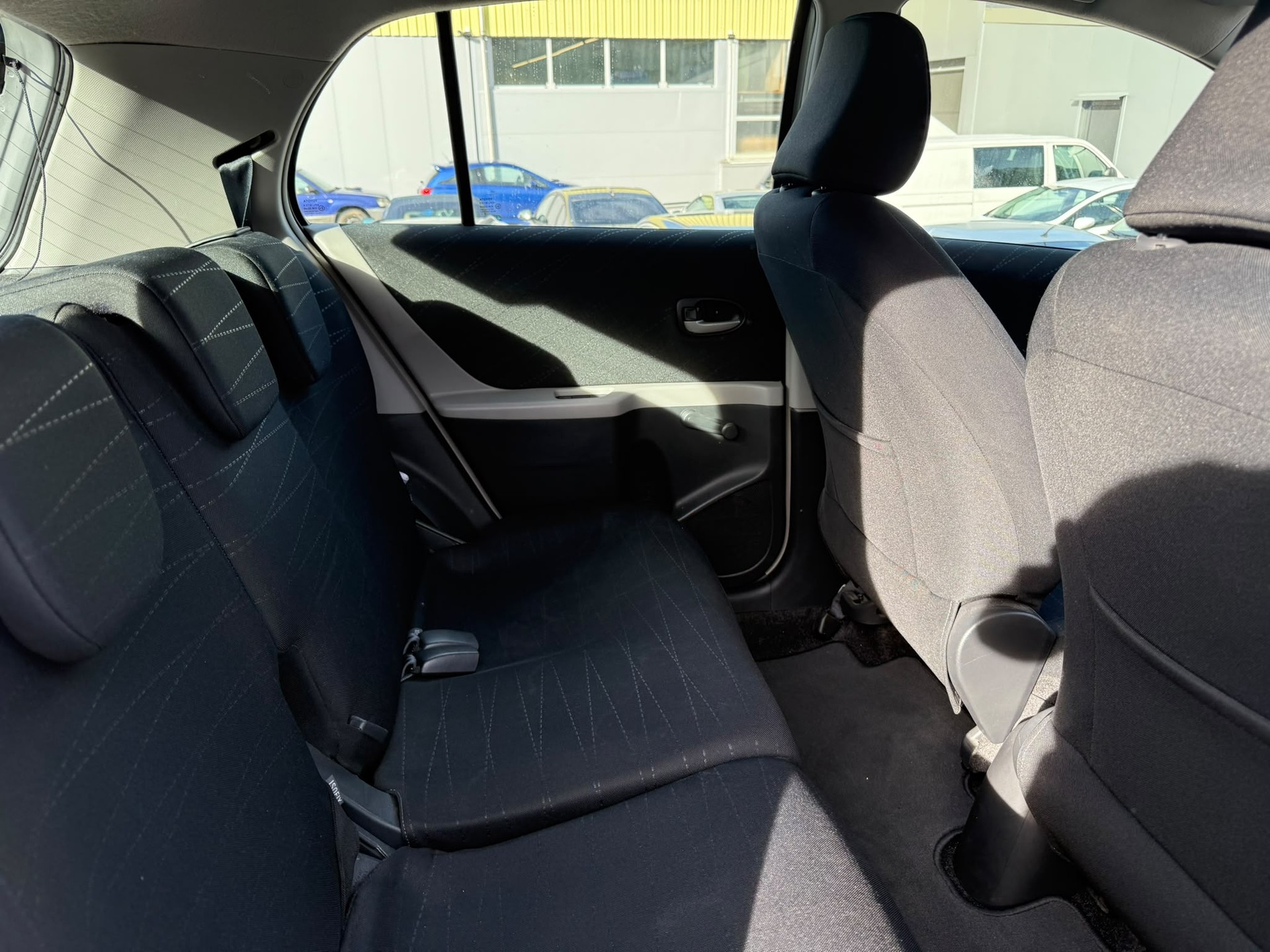 TOYOTA Yaris 1.3 Linea Sol-image-7