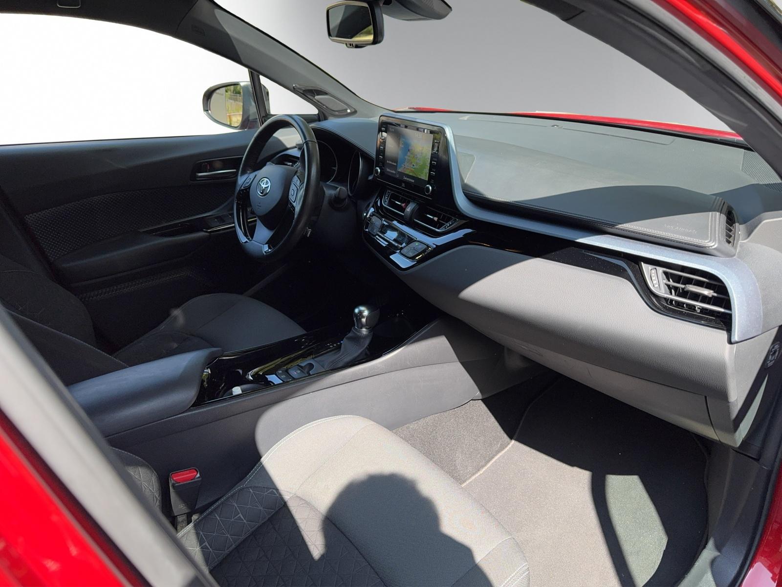 TOYOTA C-HR 2.0 VVTi HSD Trend-image-7