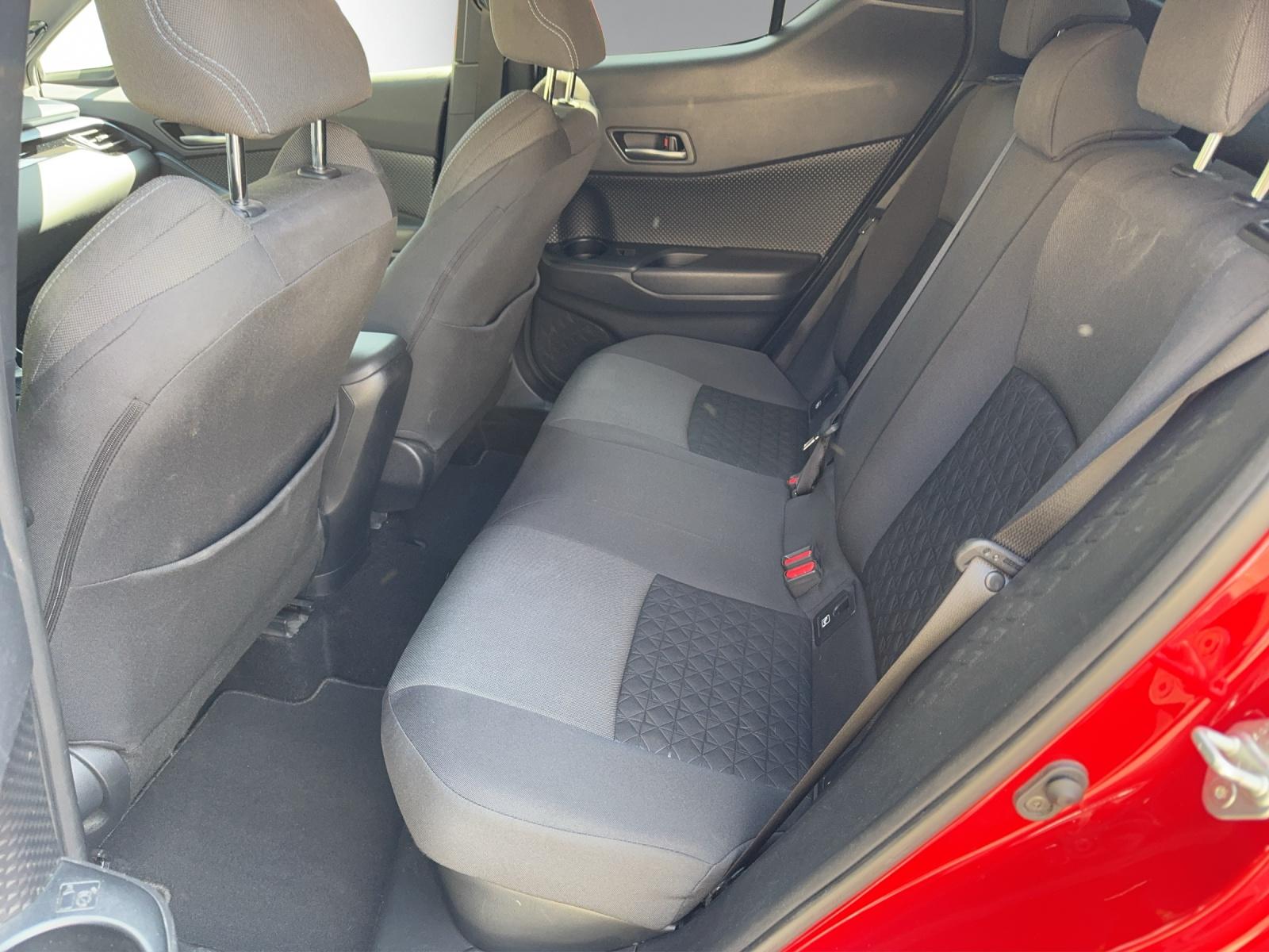 TOYOTA C-HR 2.0 VVTi HSD Trend-image-9