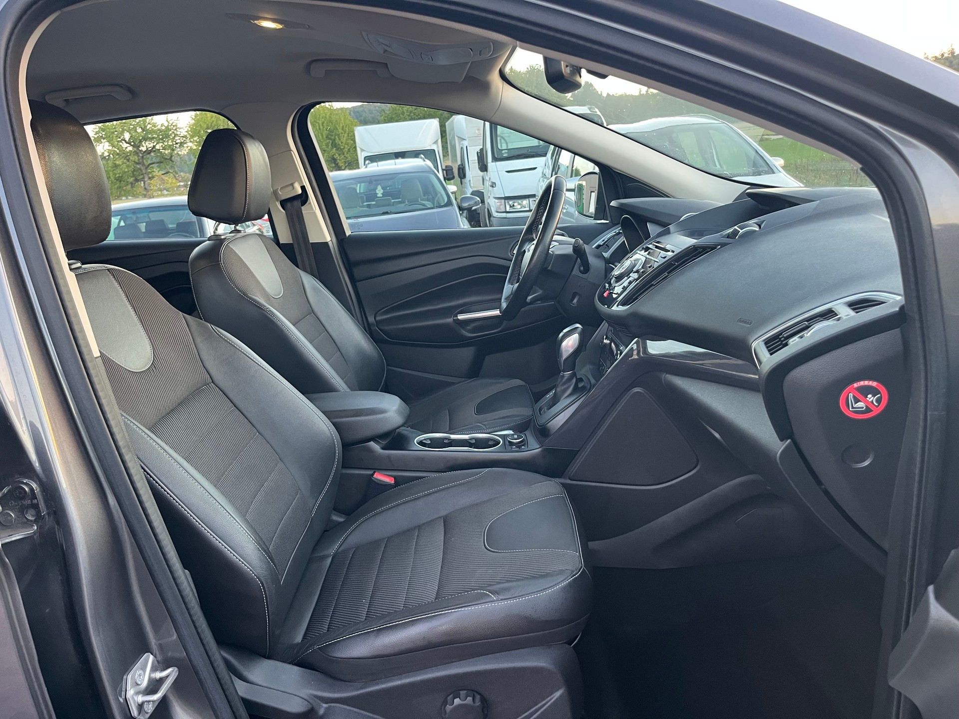 FORD Kuga 1.6 SCTi Titanium S 4WD Automatic-image-9