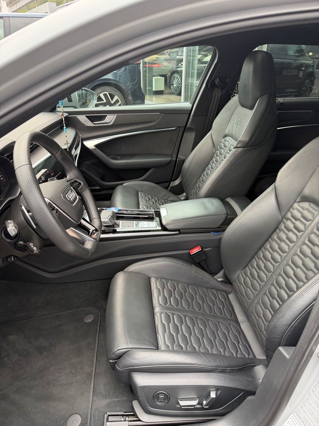 AUDI RS6 Avant 4.0 TFSI V8 quattro-image-4