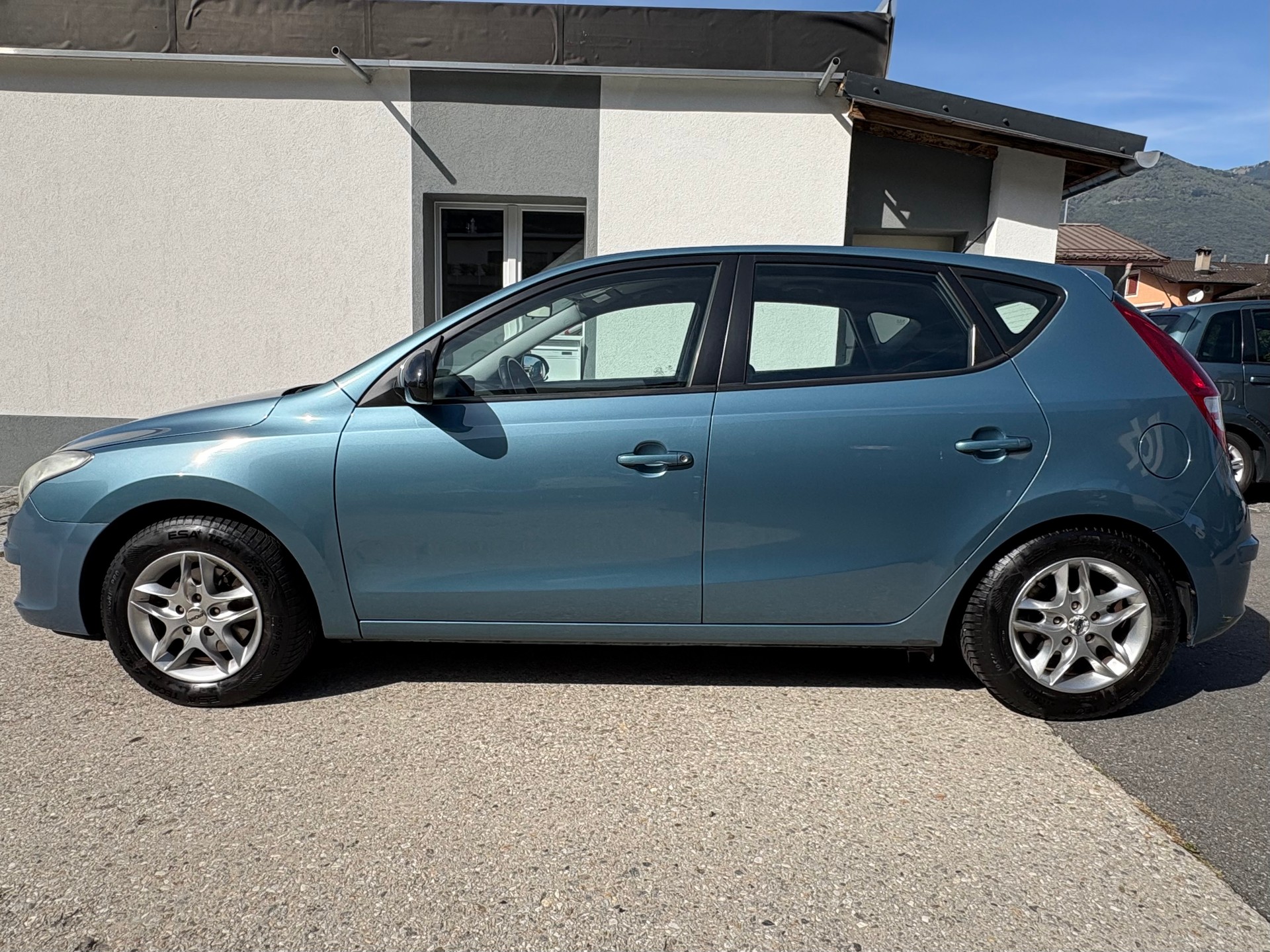 HYUNDAI i30 1.6 Style-image-4
