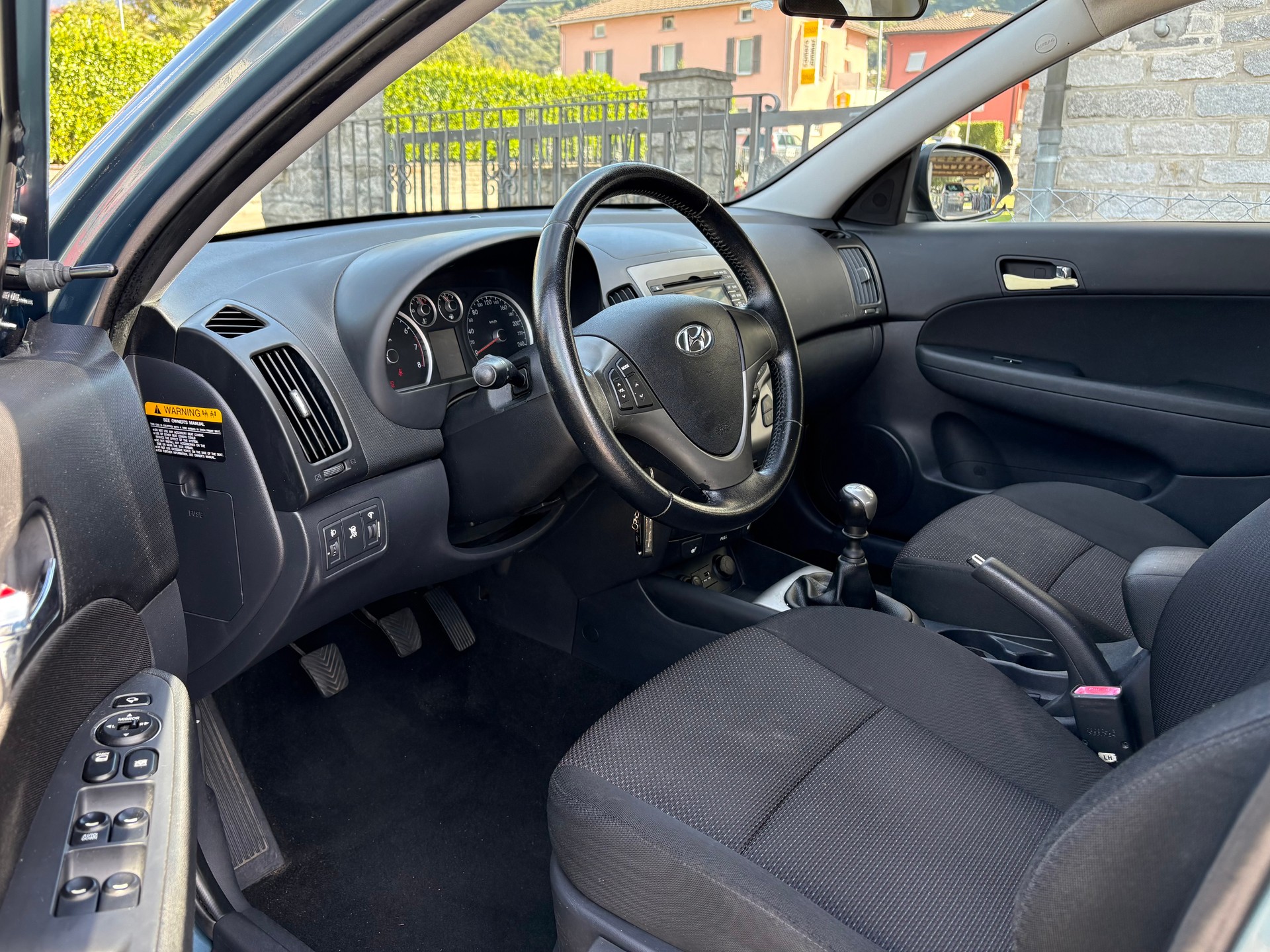 HYUNDAI i30 1.6 Style-image-7
