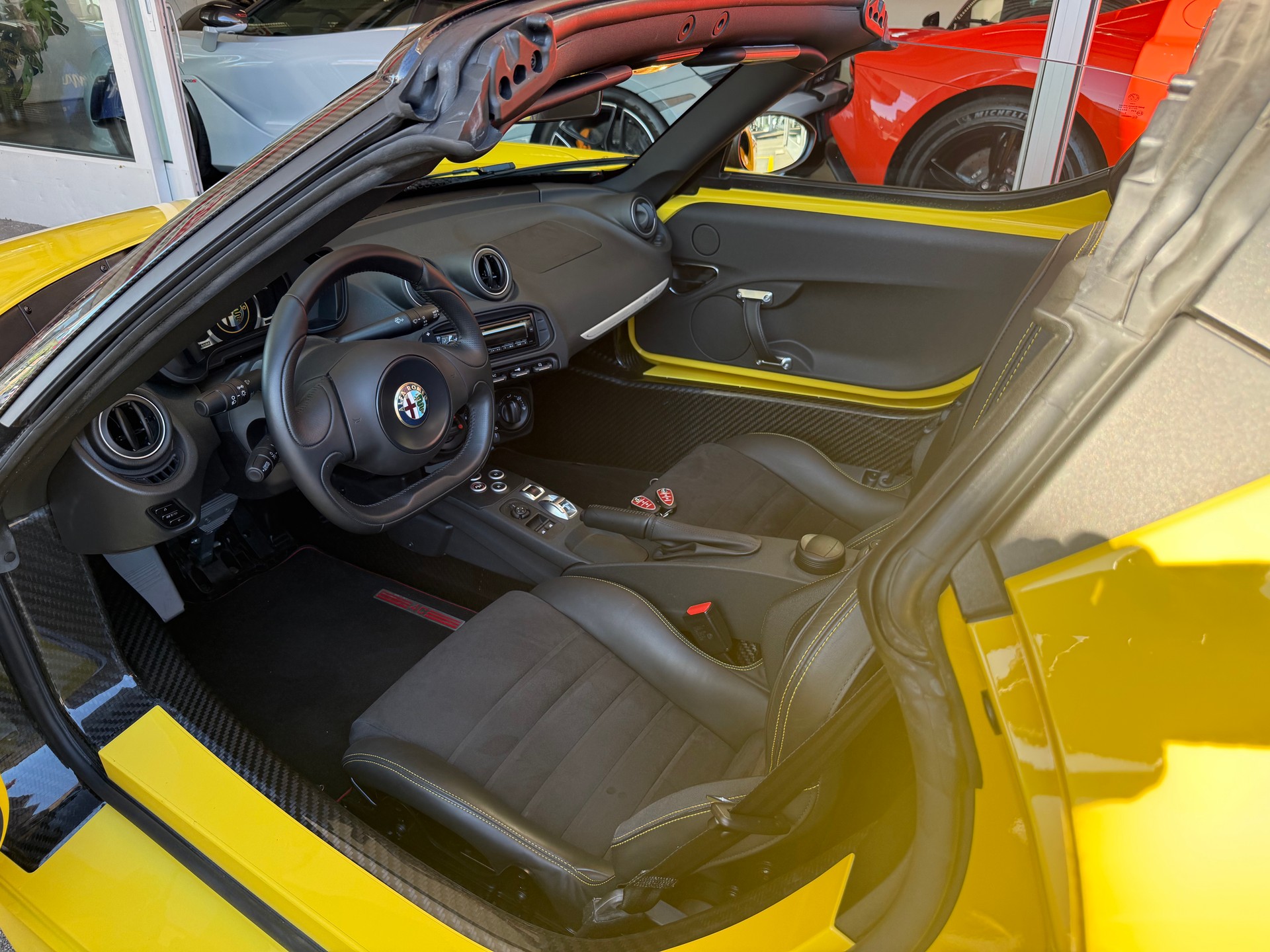 ALFA ROMEO 4C Spider 1750 TBi TCT-image-4