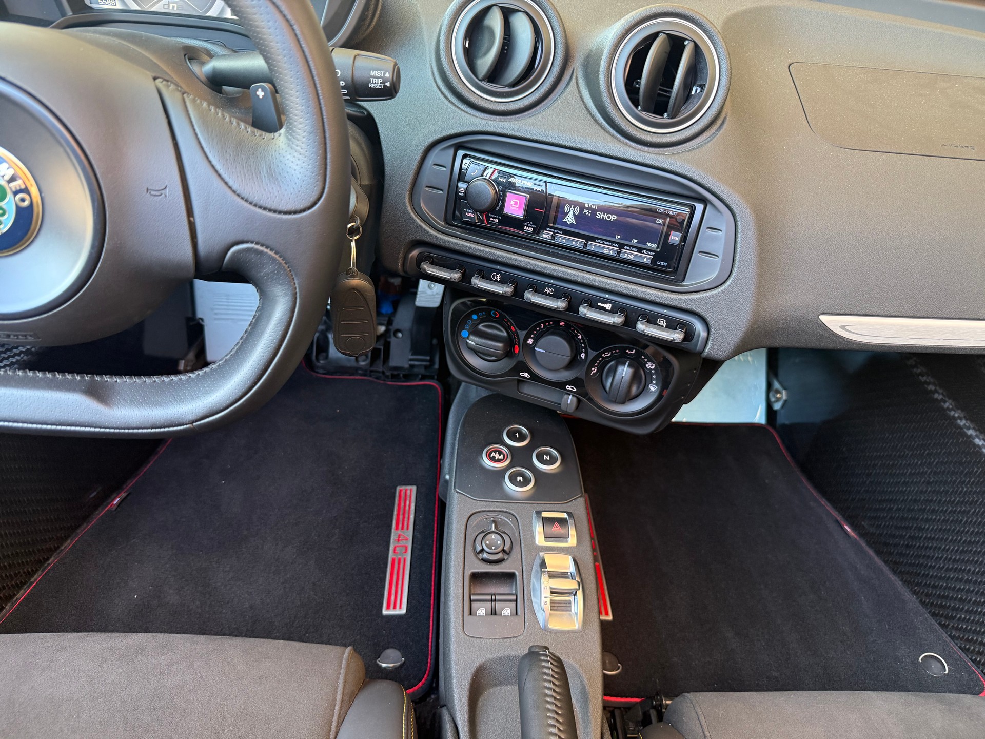 ALFA ROMEO 4C Spider 1750 TBi TCT-image-6