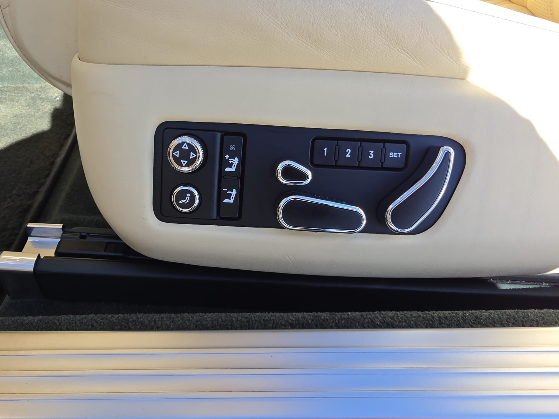 BENTLEY Continental GT 6.0 W12-image-13