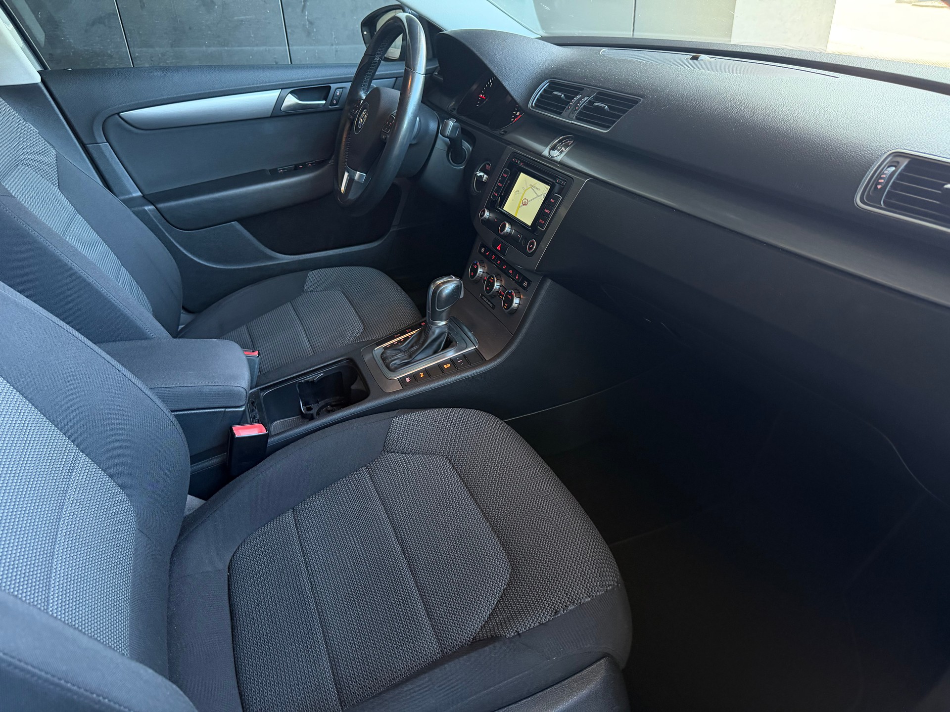 VW Passat Variant 2.0 TDI BMT Comfortline DSG-image-15