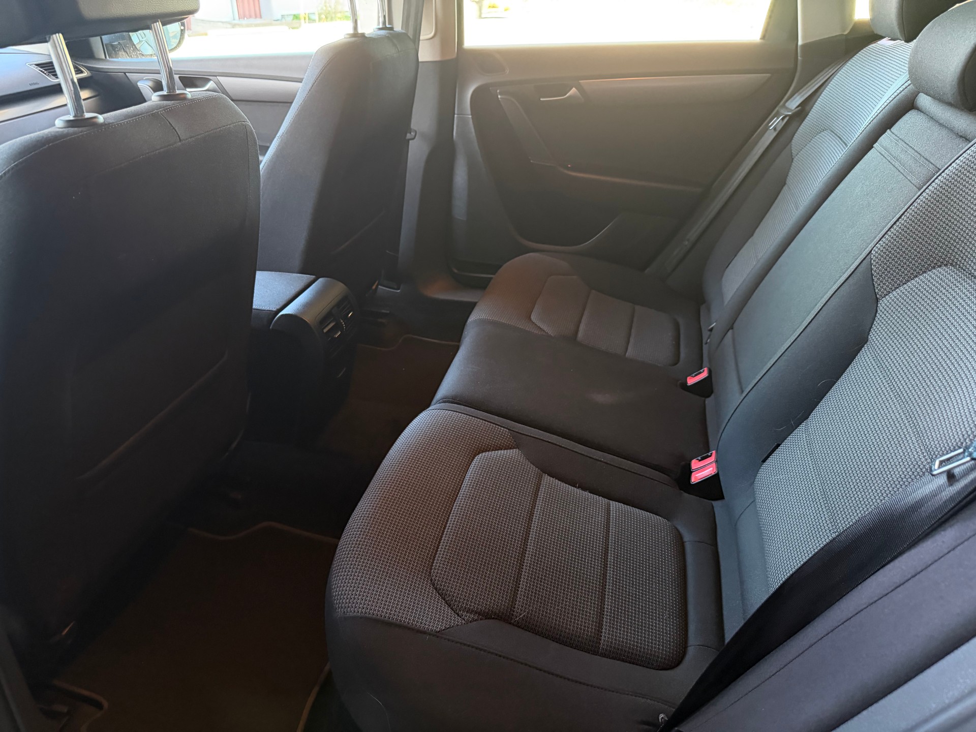VW Passat Variant 2.0 TDI BMT Comfortline DSG-image-18