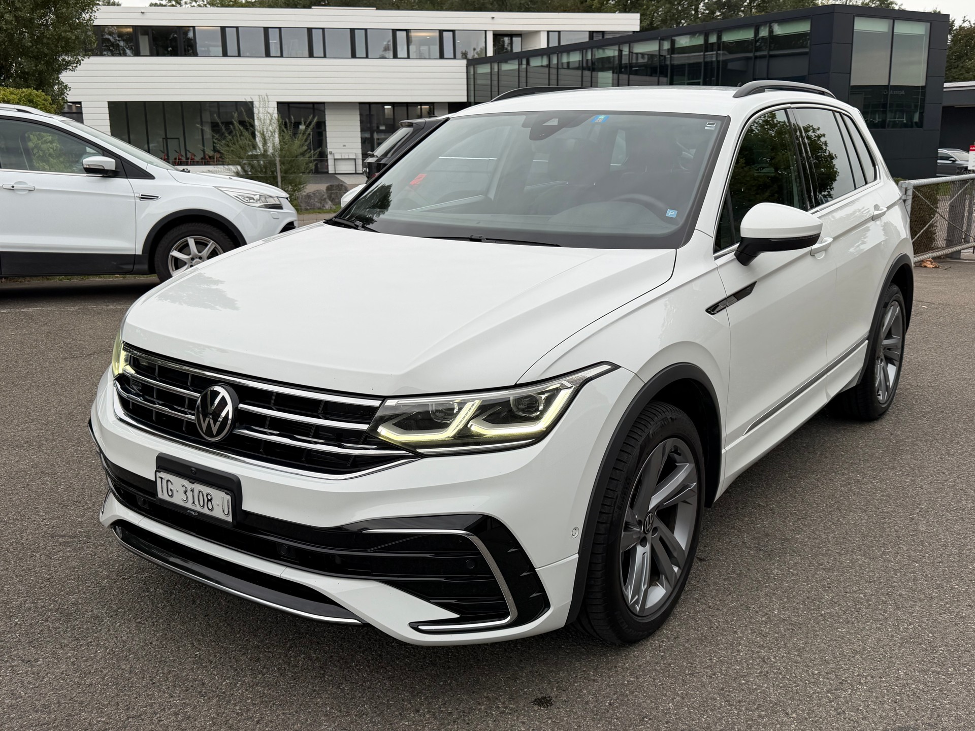 VW Tiguan 2.0 TDI SCR R-Line 4Motion DSG-image-0