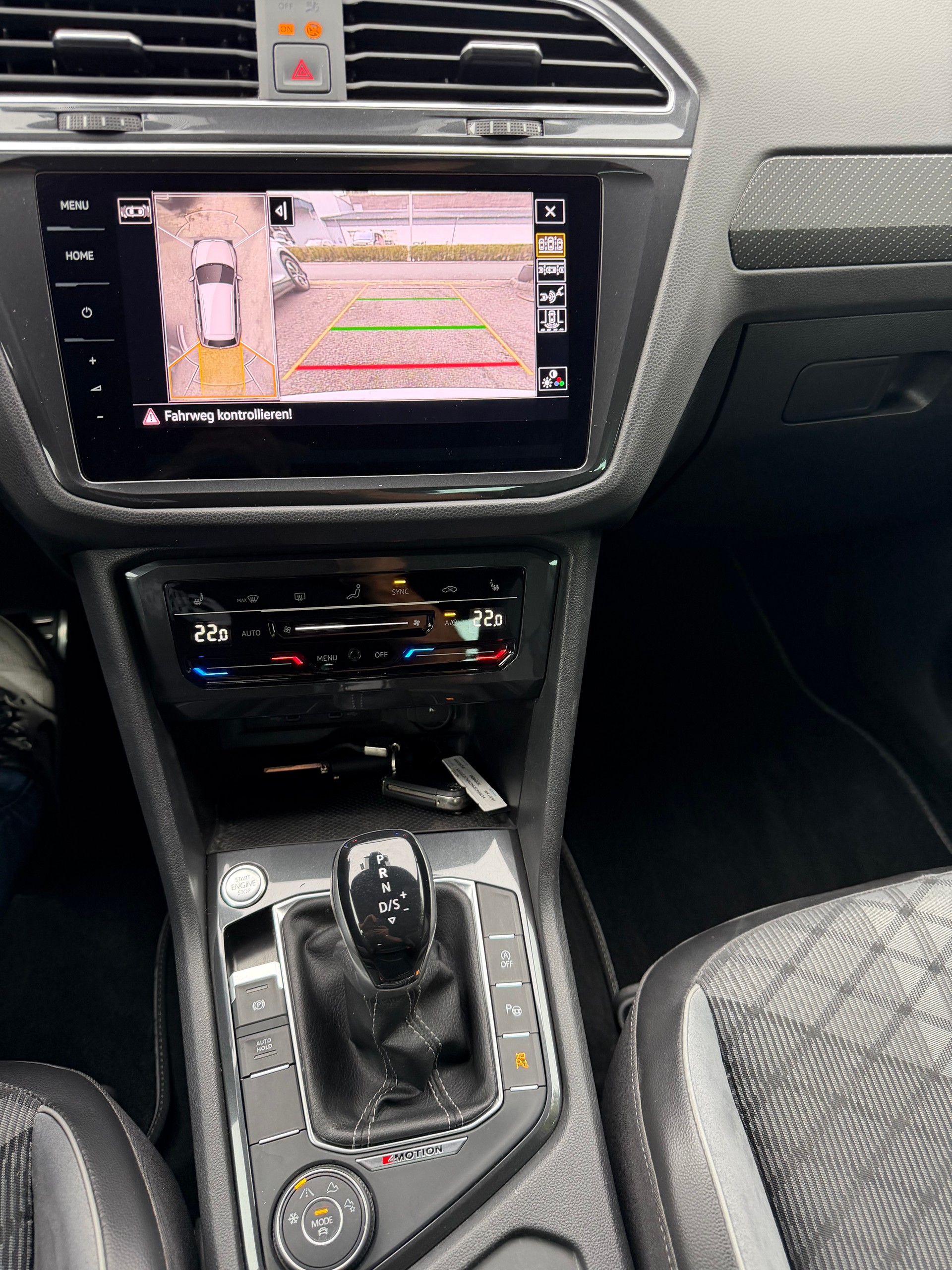 VW Tiguan 2.0 TDI SCR R-Line 4Motion DSG-image-7