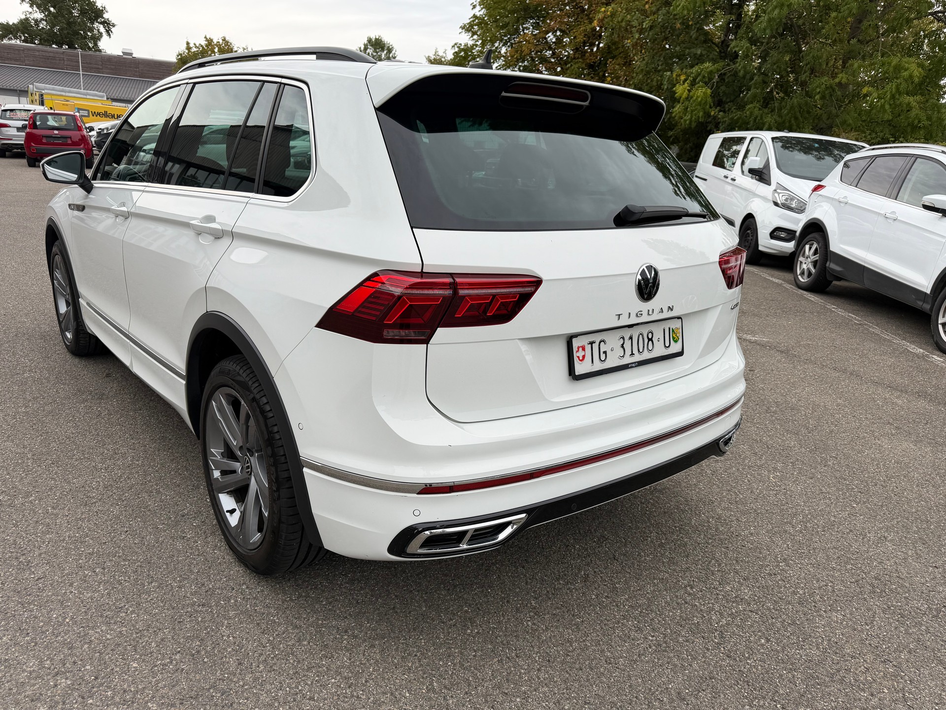 VW Tiguan 2.0 TDI SCR R-Line 4Motion DSG-image-3
