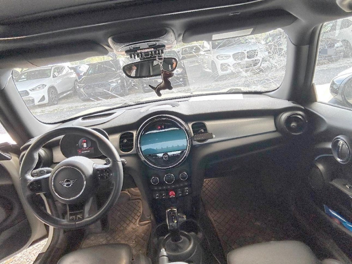MINI 2.0i Cooper S SDKG-image-5