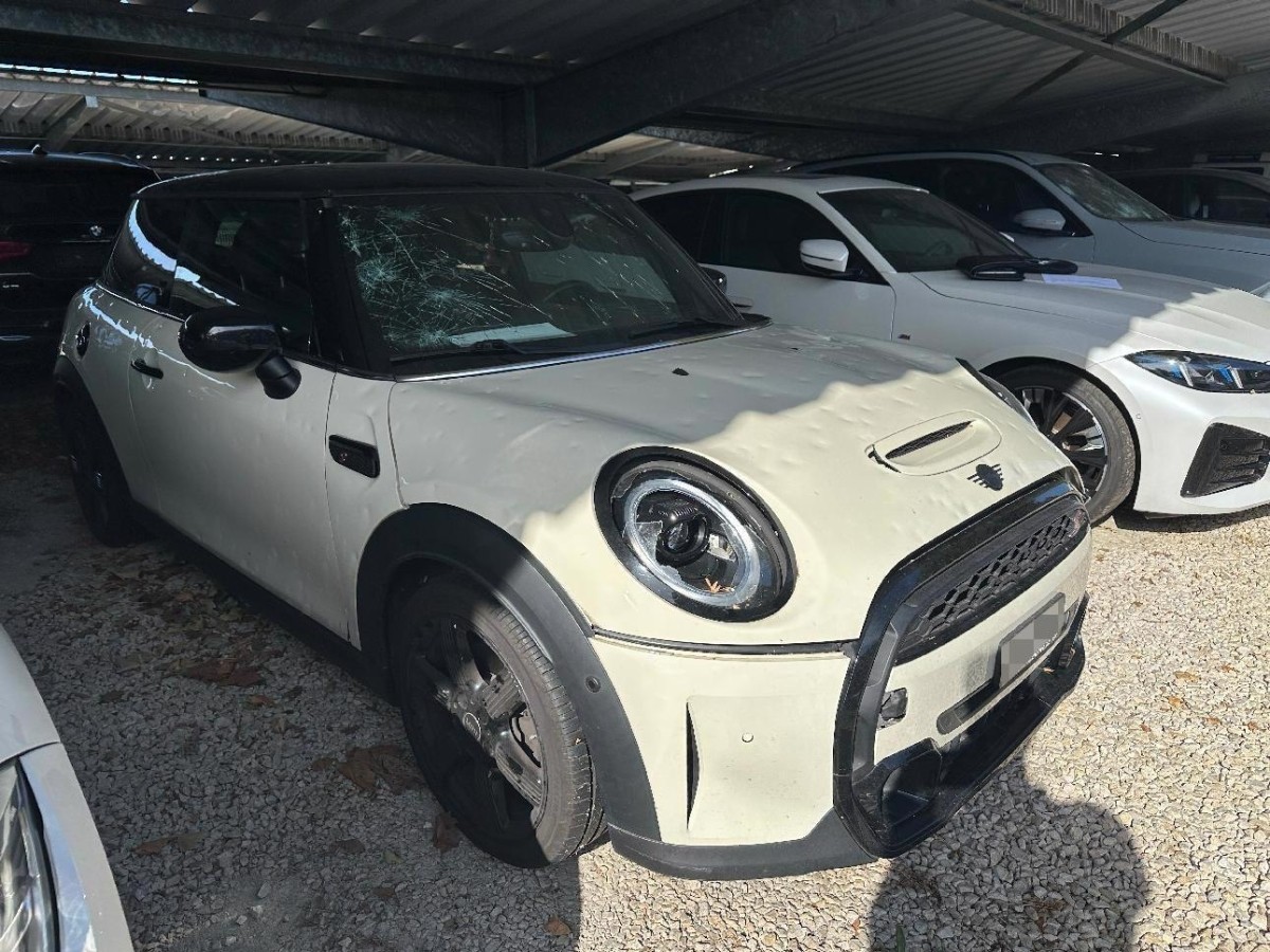 MINI 2.0i Cooper S SDKG-image-0