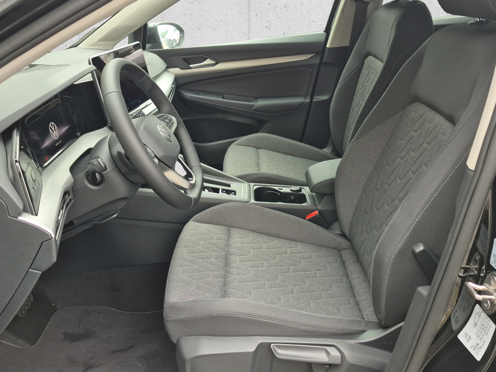 VW Golf 1.5 e TSI mHEV United DSG-image-8