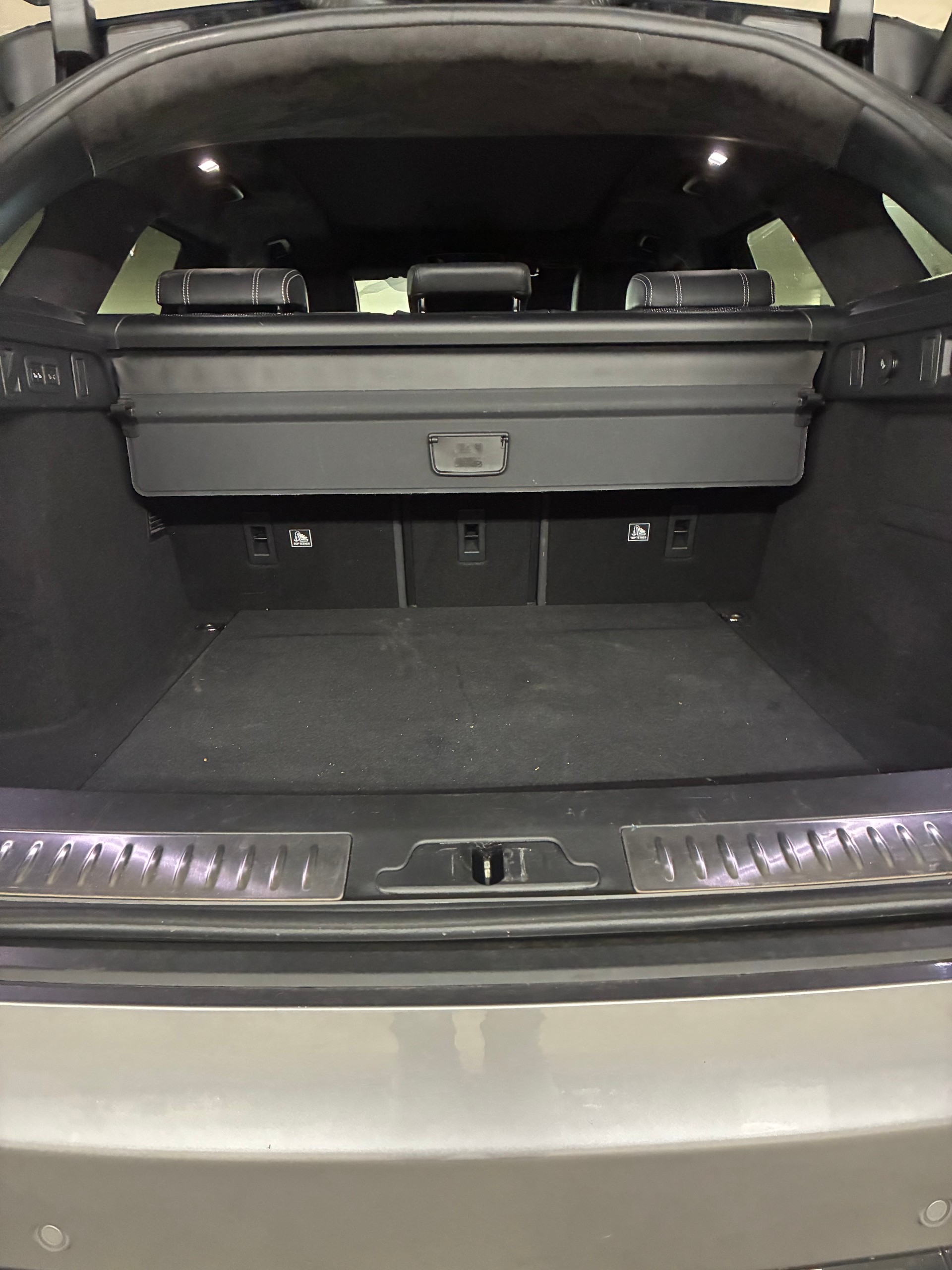 LAND ROVER 5.0 V8 SVA-Dynamic Edition-image-5