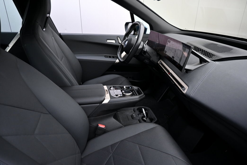 BMW iX xDrive50-image-4