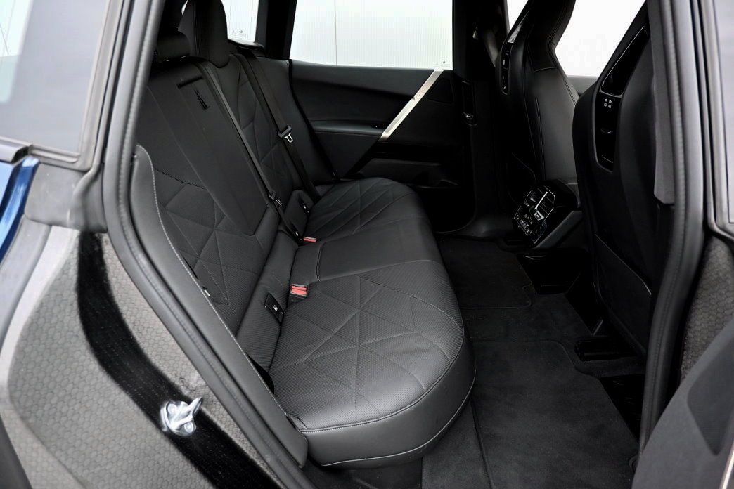 BMW iX xDrive50-image-7