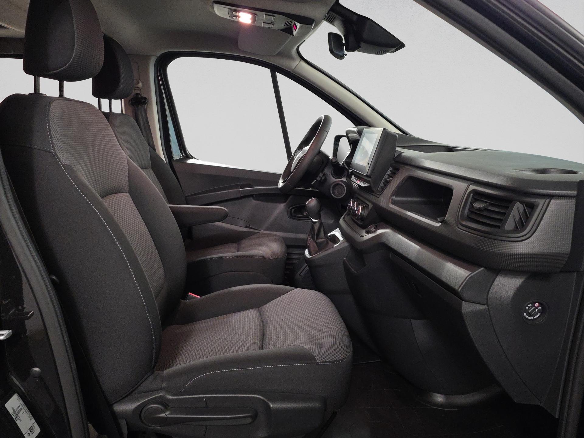 RENAULT Trafic Blue dCi 150 Passenger Evolution EDC-image-16