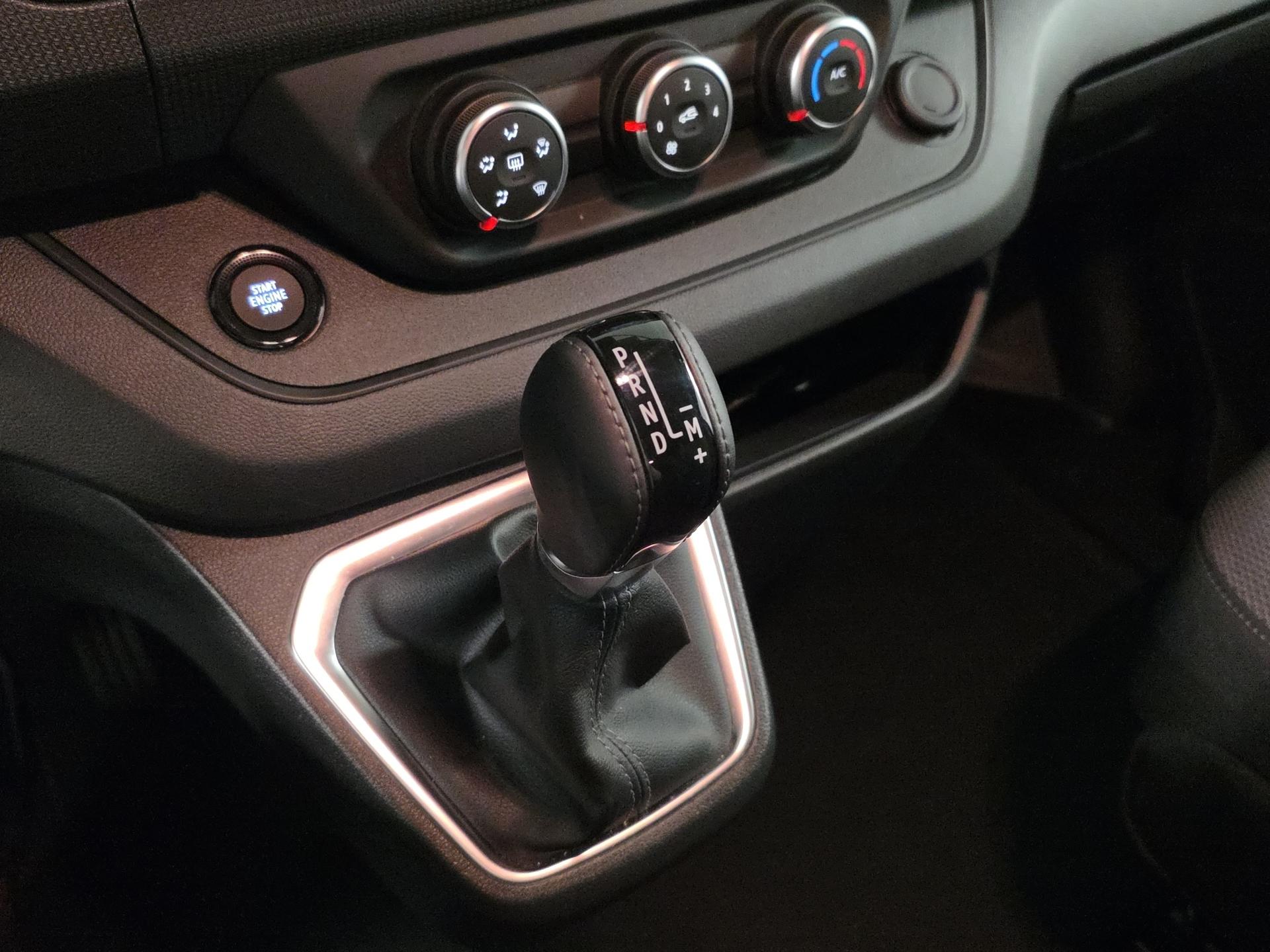 RENAULT Trafic Blue dCi 150 Passenger Evolution EDC-image-25