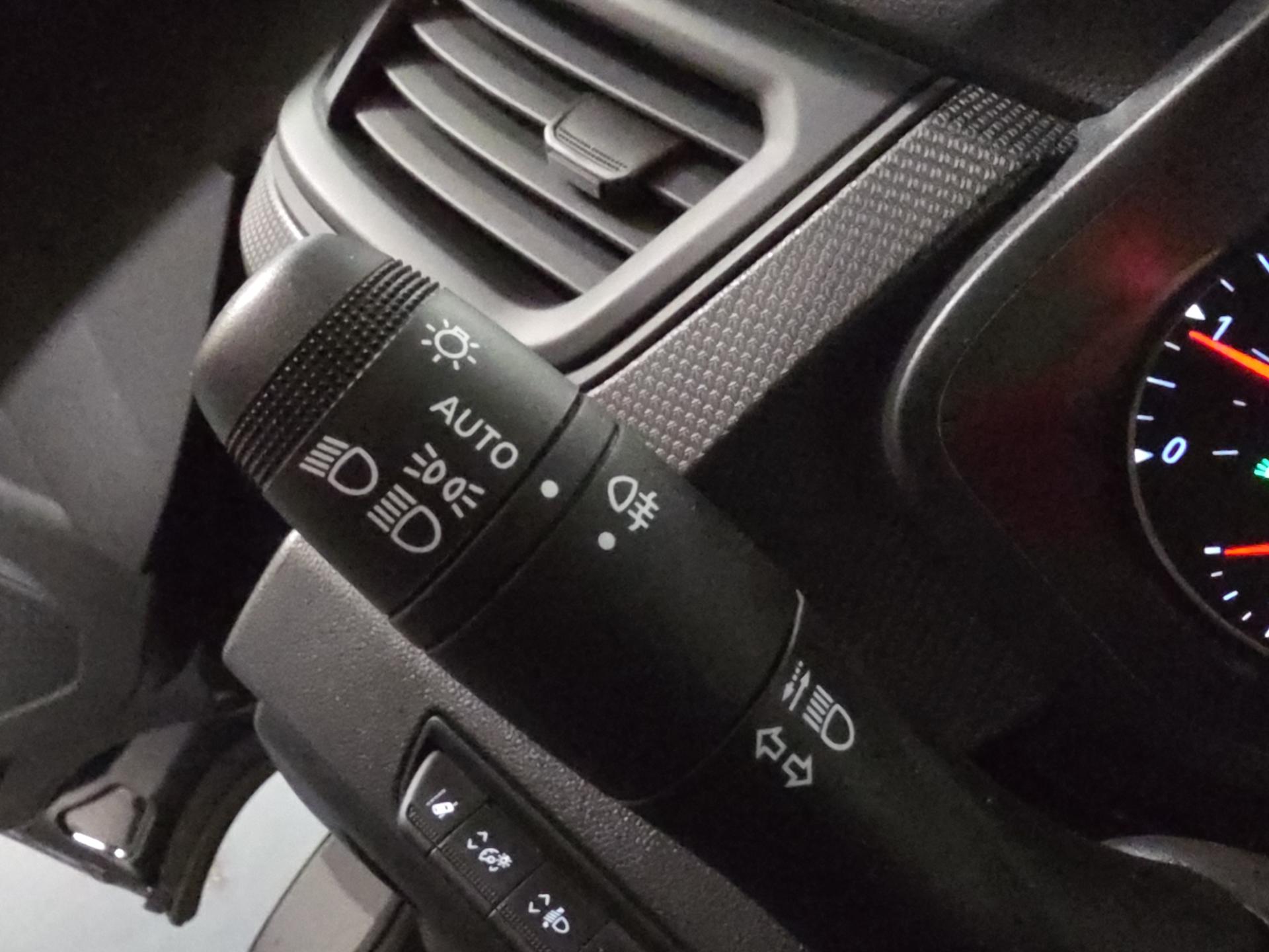 RENAULT Trafic Blue dCi 150 Passenger Evolution EDC-image-23