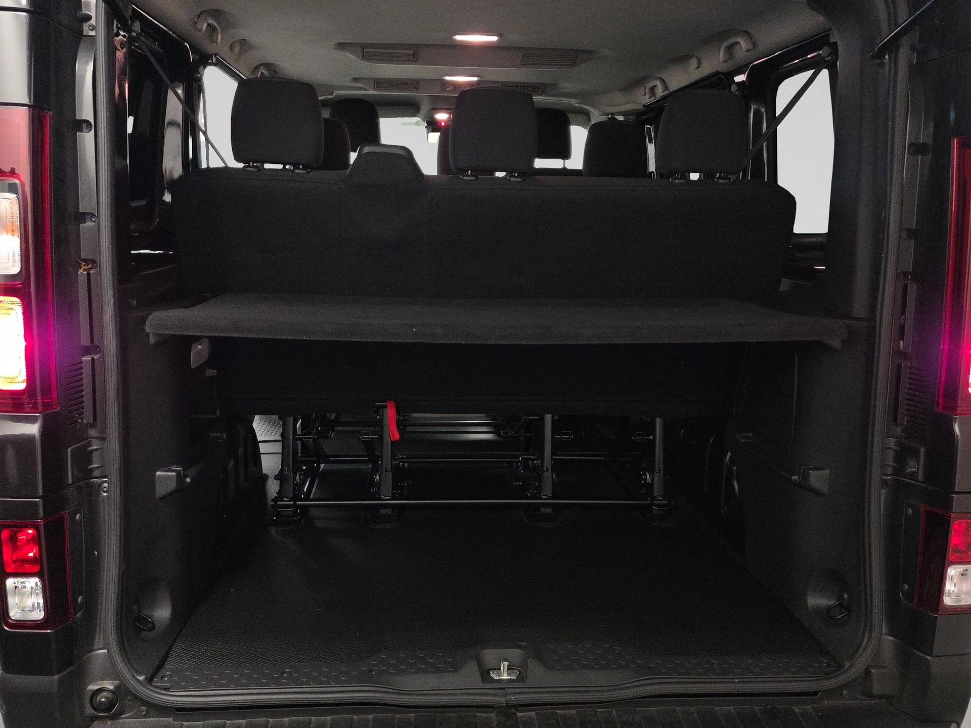 RENAULT Trafic Blue dCi 150 Passenger Evolution EDC-image-15