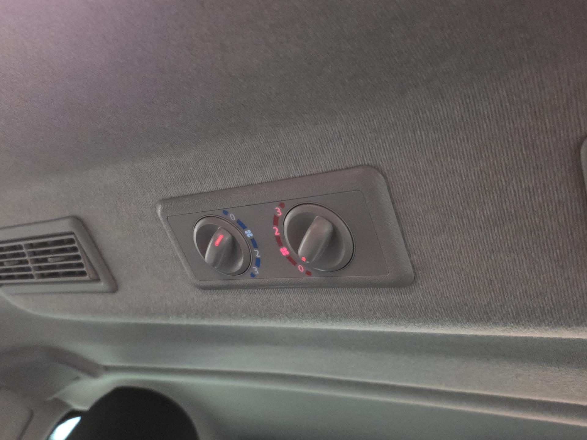 RENAULT Trafic Blue dCi 150 Passenger Evolution EDC-image-19