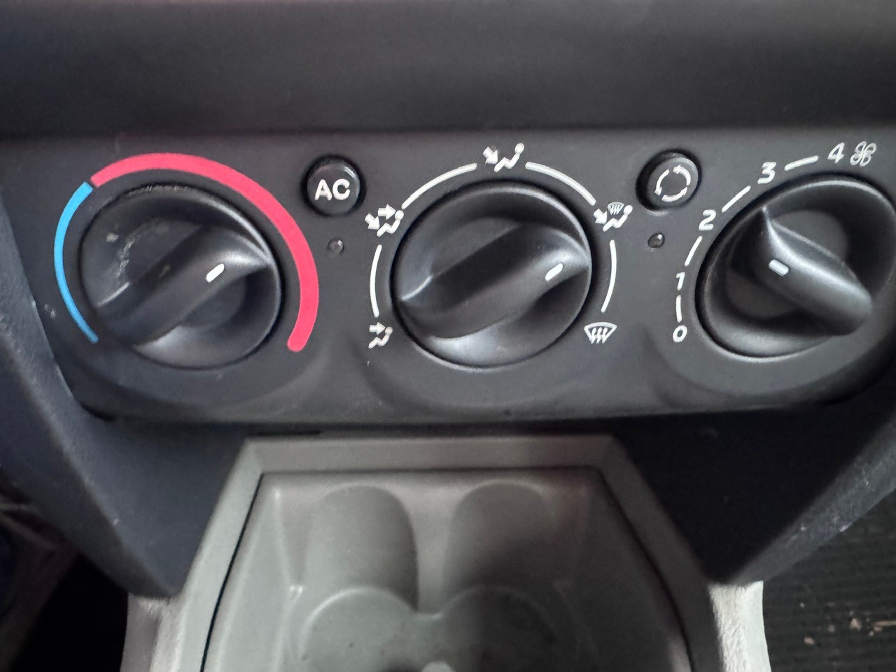 RENAULT Clio 1.4 16V Expression Confort-image-7