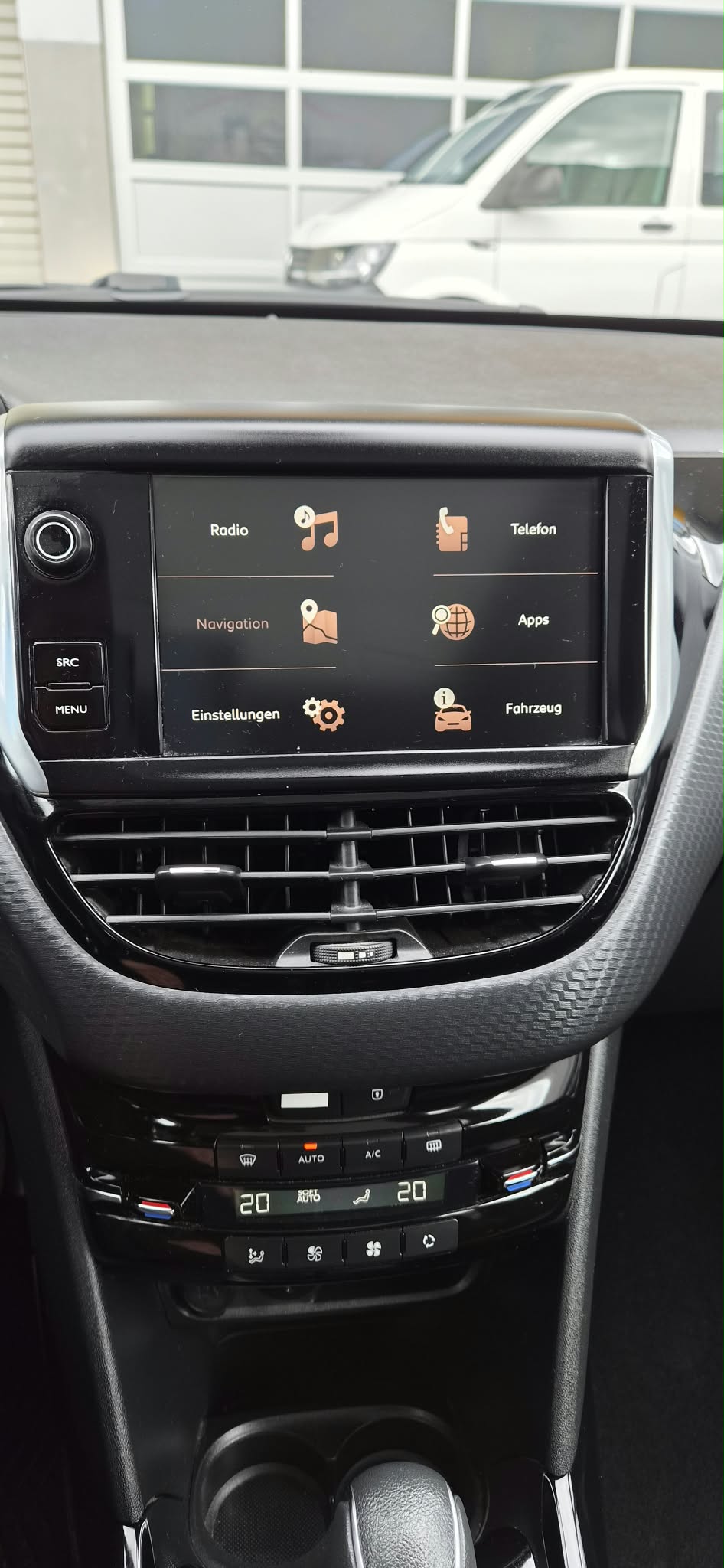 PEUGEOT 2008 1.2 PureTech Active EAT6-image-1
