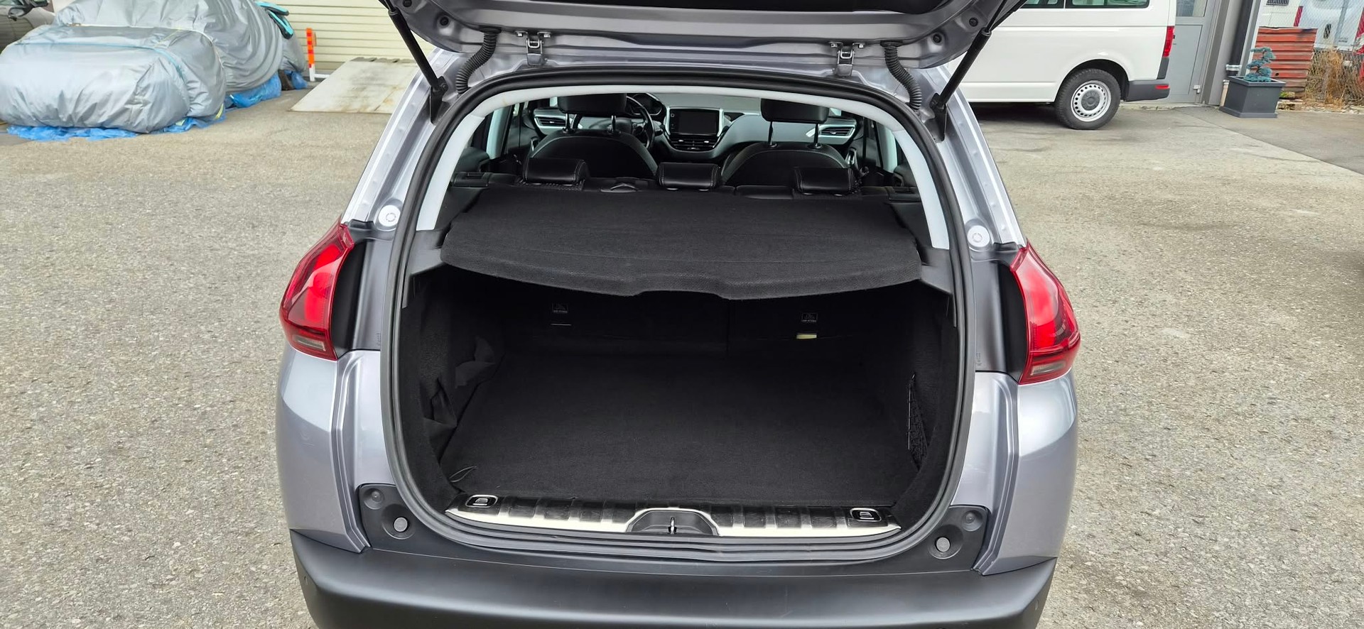 PEUGEOT 2008 1.2 PureTech Active EAT6-image-13