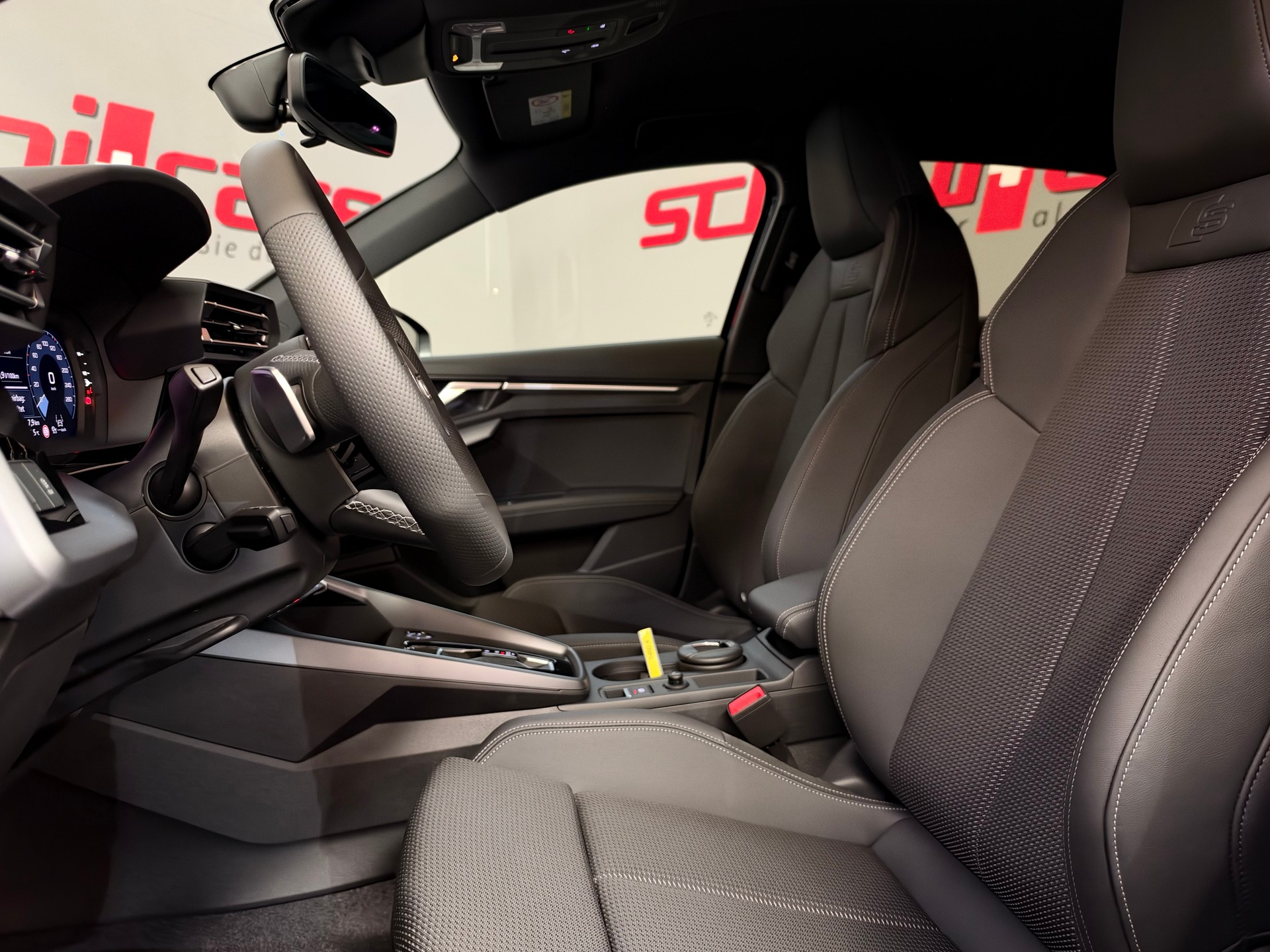 AUDI A3 Sportback 35 TFSI S line S-tronic-image-12