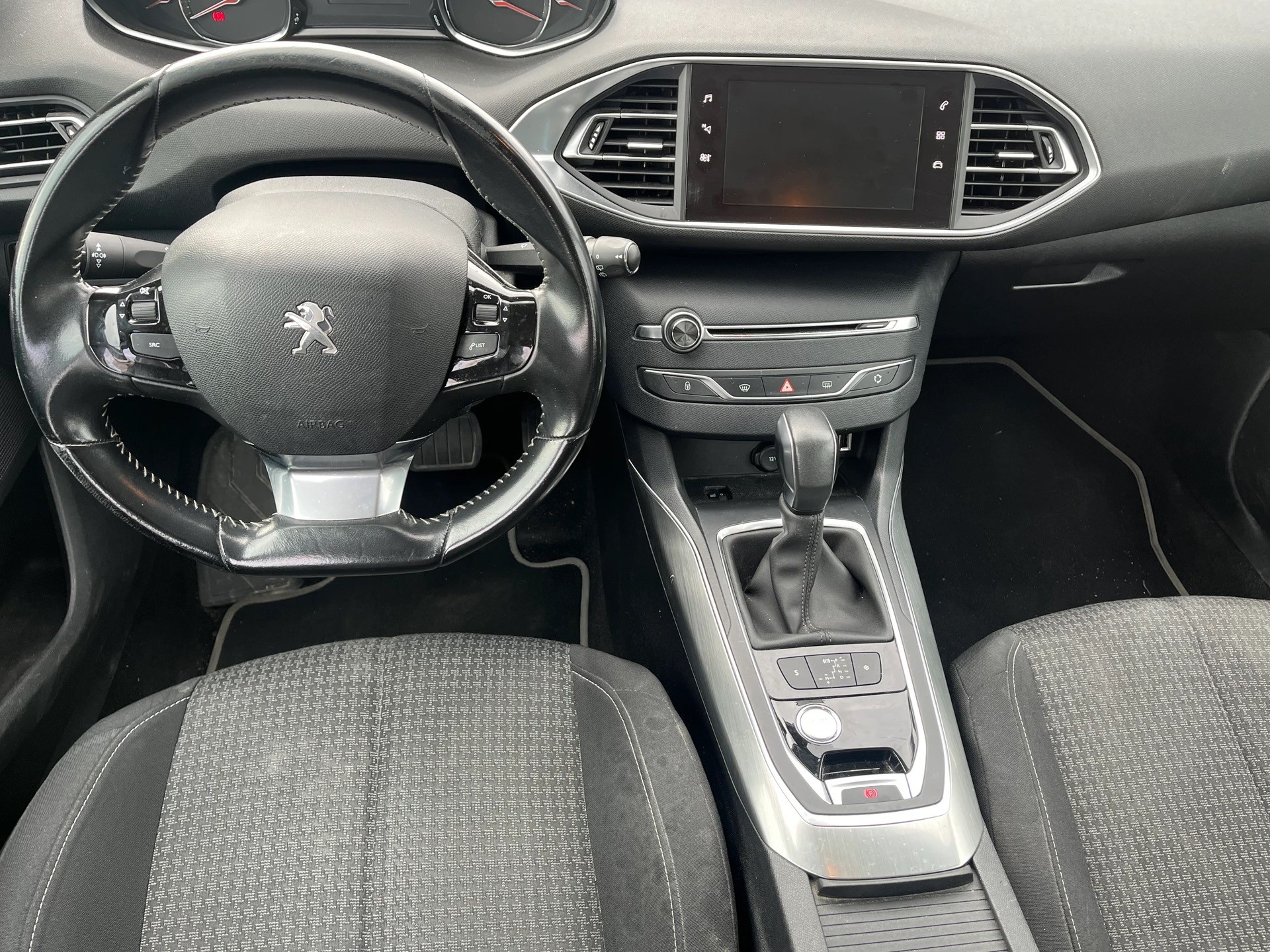 PEUGEOT 308 SW 1.6 BlueHDI Business EAT-image-10