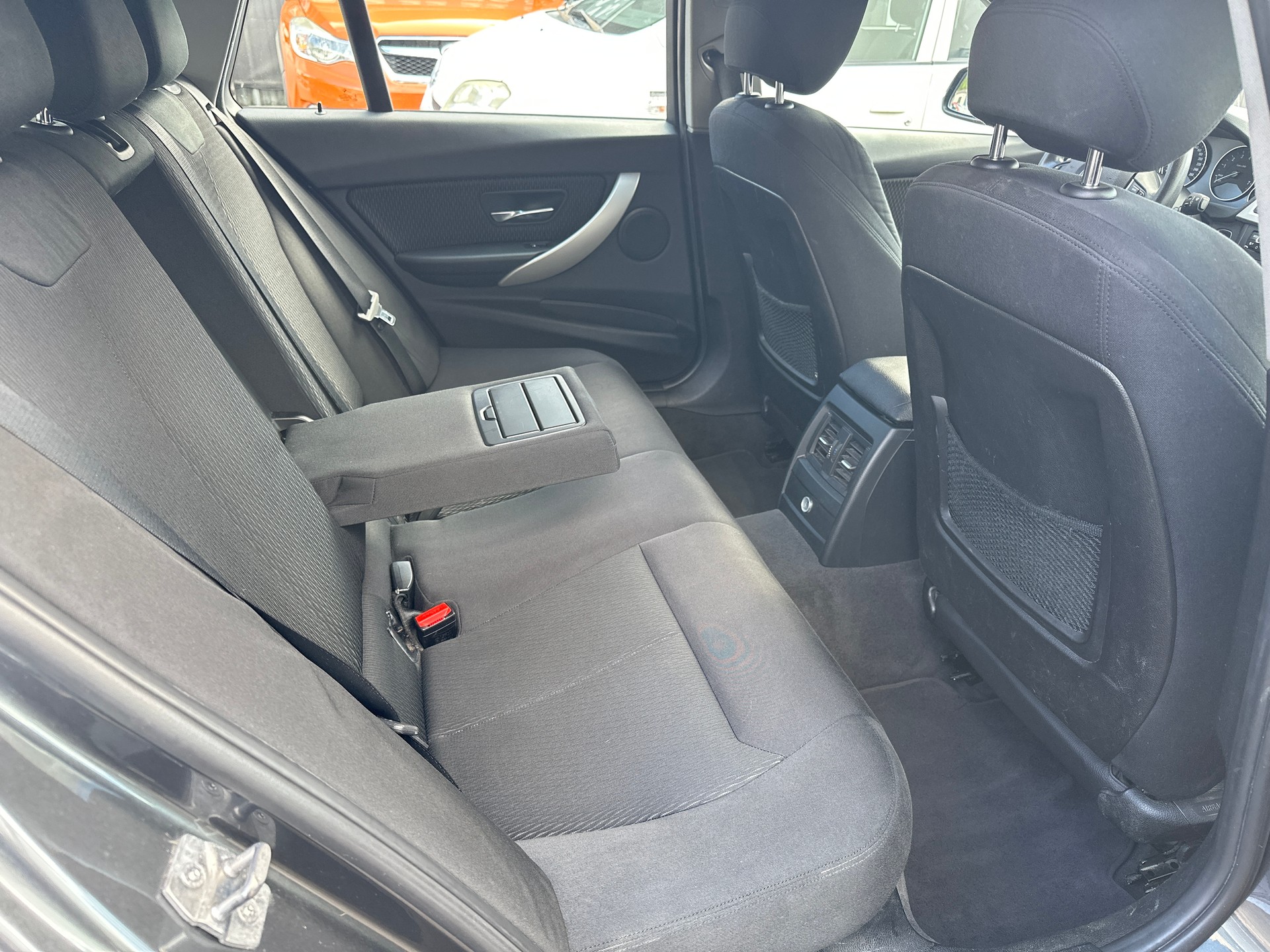 BMW 316i Touring Business Steptronic-image-11