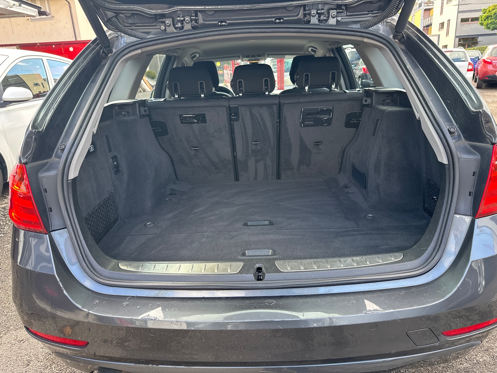 BMW 316i Touring Business Steptronic-image-10