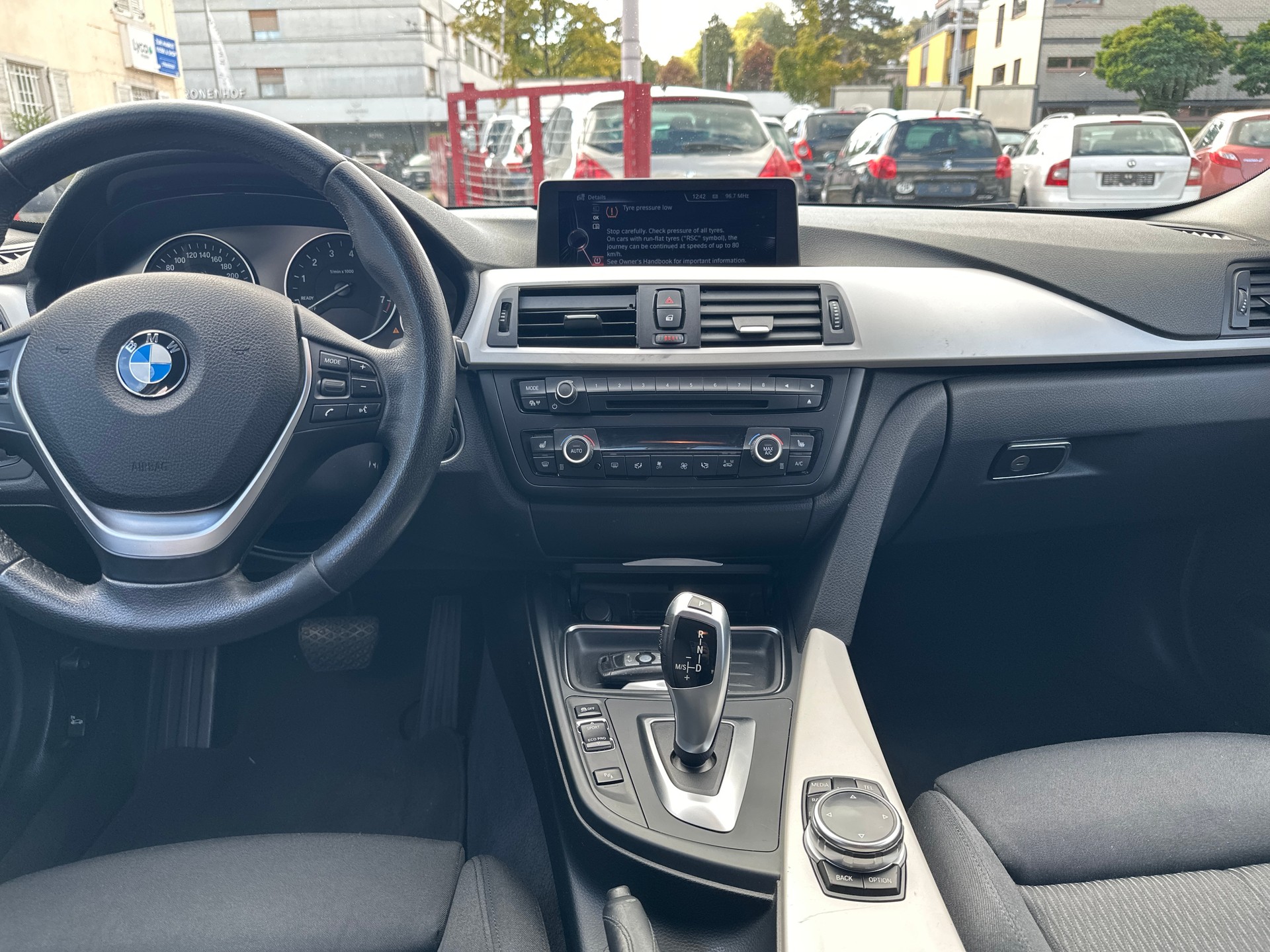 BMW 316i Touring Business Steptronic-image-13