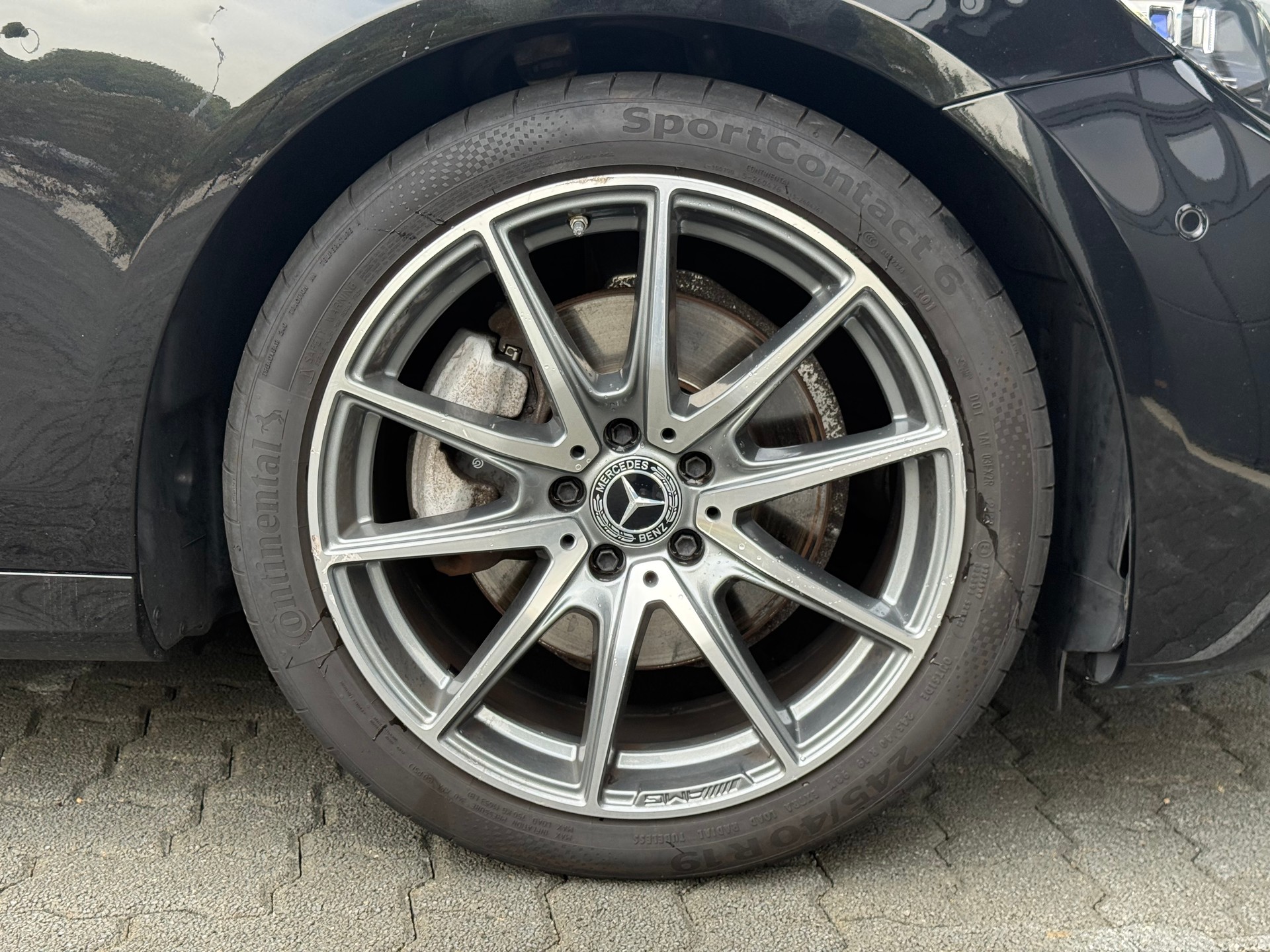 MERCEDES-BENZ E 200 AMG Line 9G-Tronic-image-10