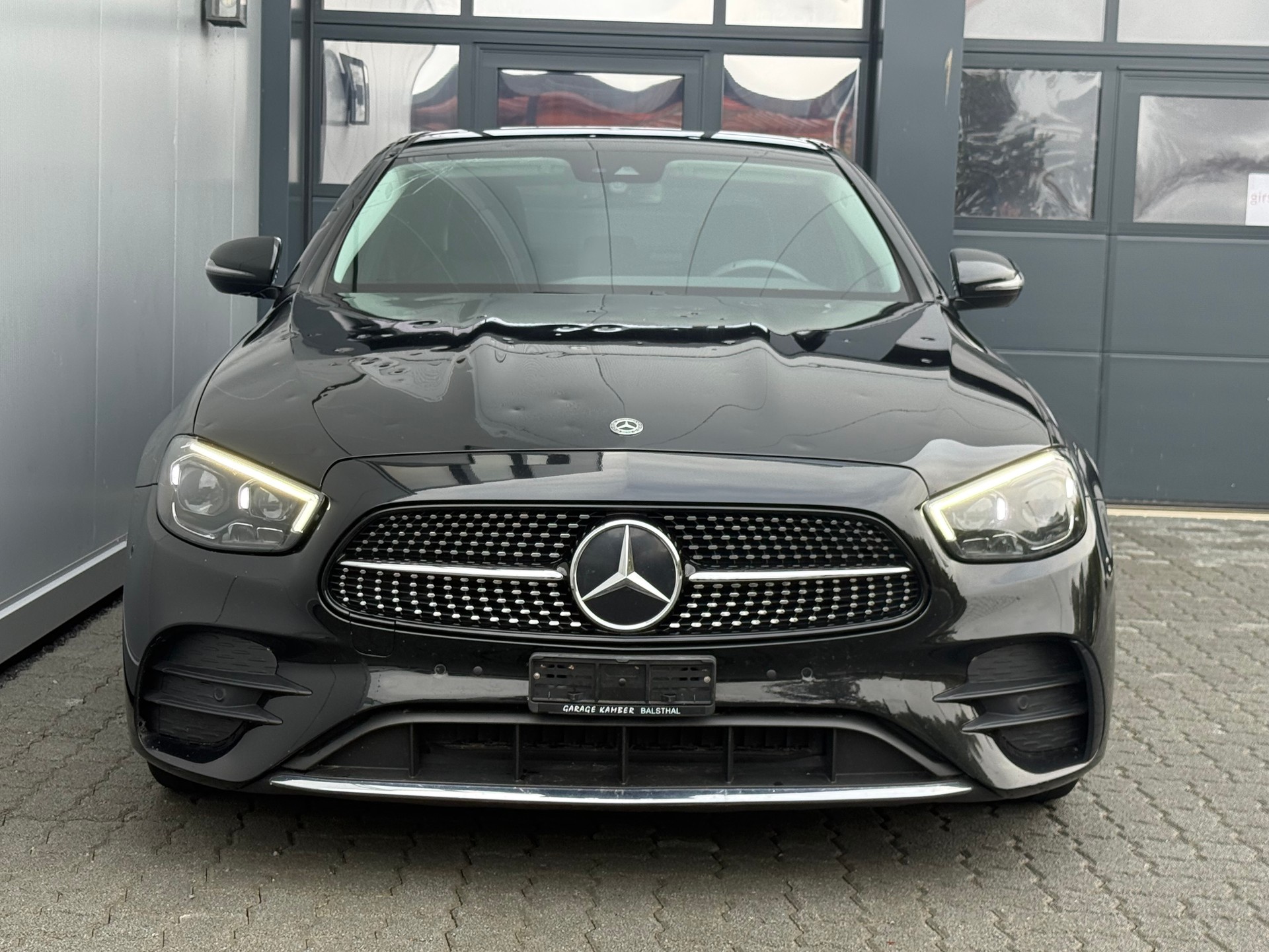 MERCEDES-BENZ E 200 AMG Line 9G-Tronic-image-1