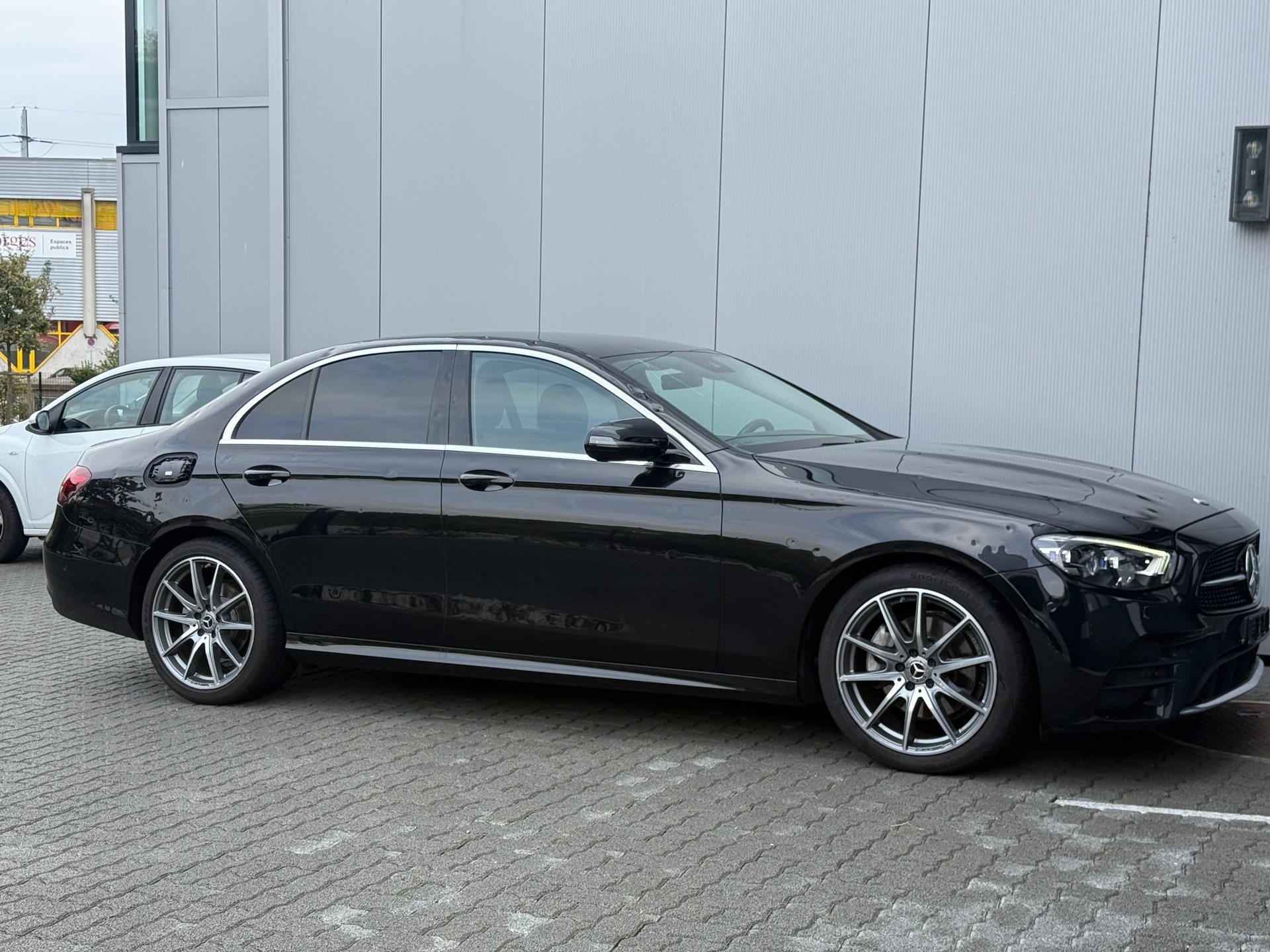 MERCEDES-BENZ E 200 AMG Line 9G-Tronic-image-8