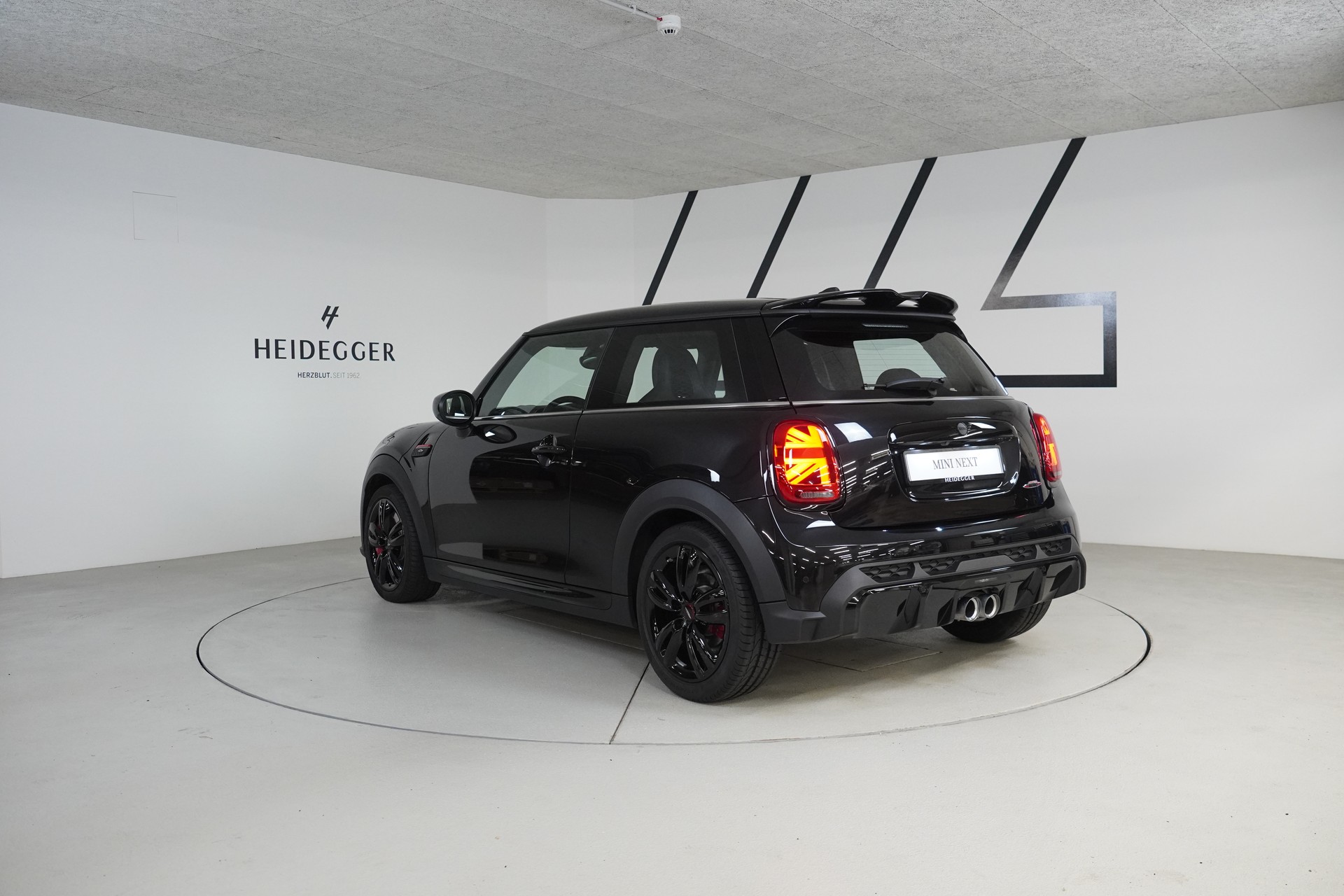 MINI Cooper John Cooper Works Steptronic-image-4