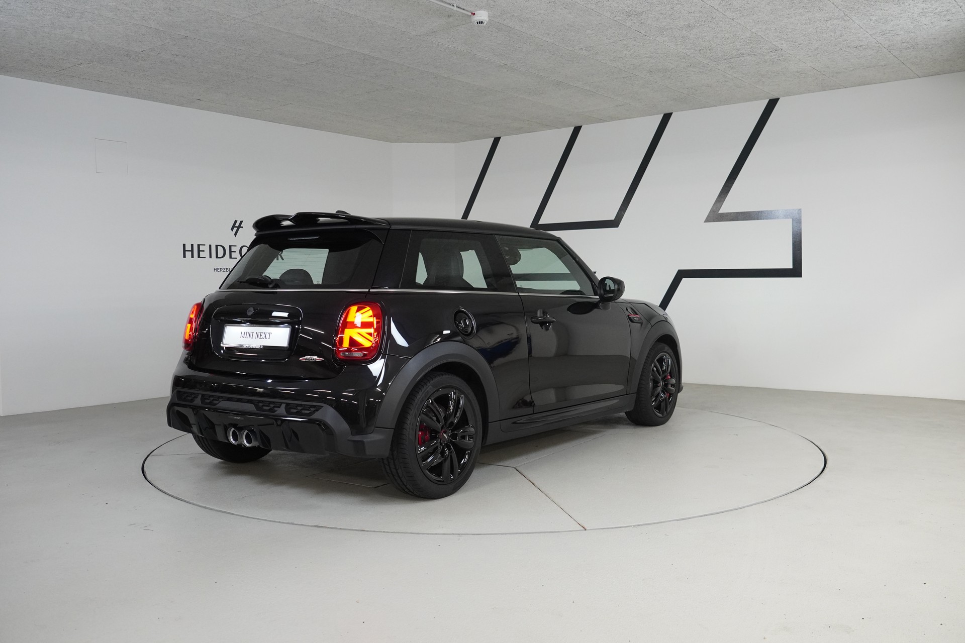 MINI Cooper John Cooper Works Steptronic-image-6