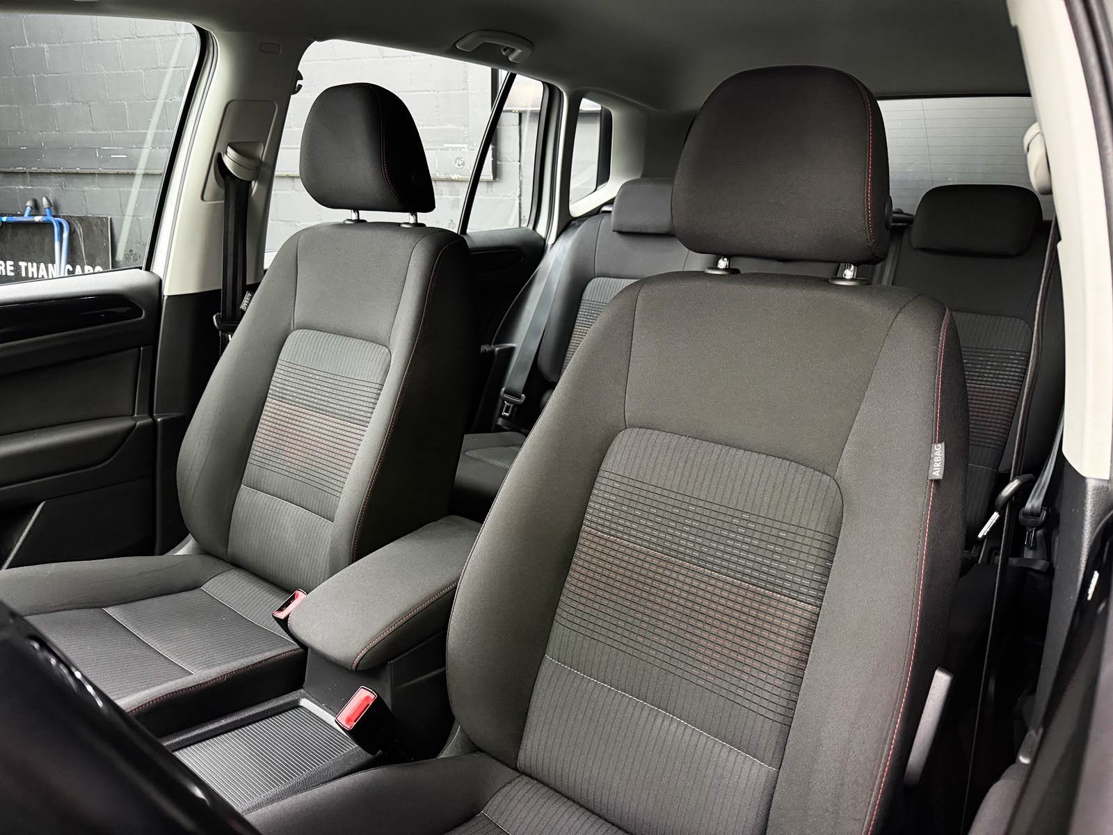 VW Golf Sportsvan 1.4 TSI Highline DSG-image-18