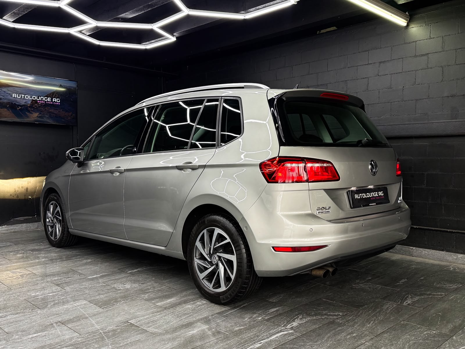 VW Golf Sportsvan 1.4 TSI Highline DSG-image-3