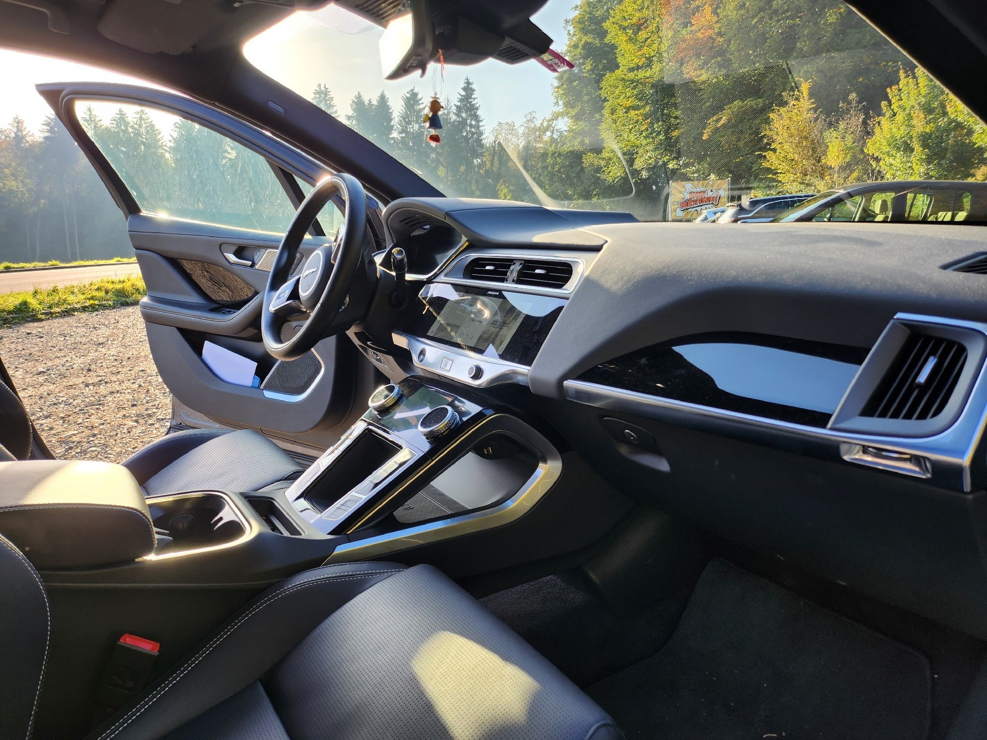 JAGUAR I-Pace EV400 HSE AWD-image-5