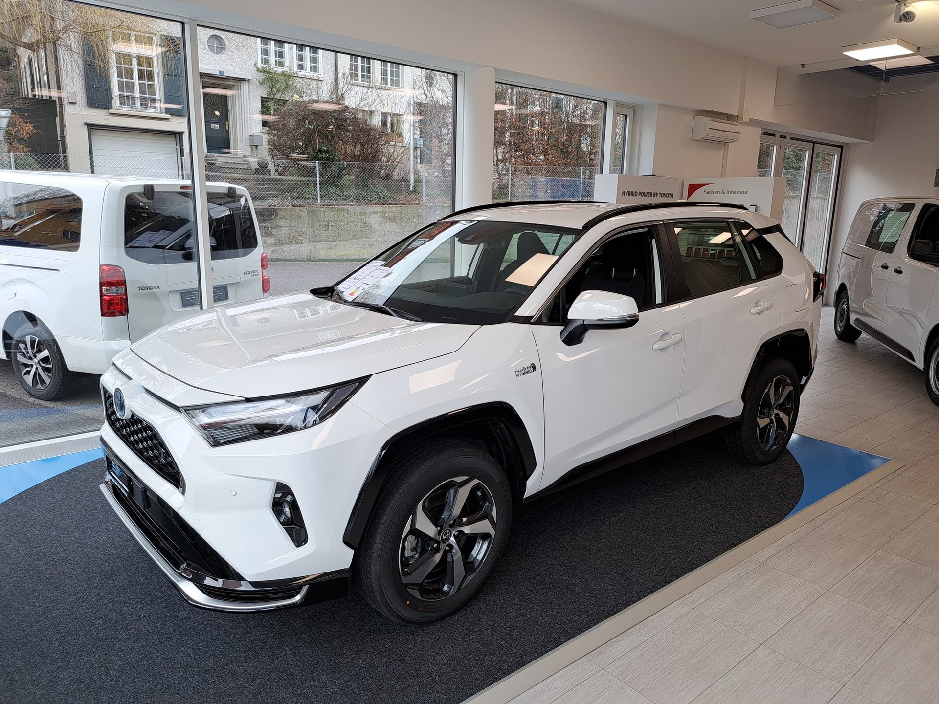 TOYOTA RAV-4 2.5 PHEV Trend e-CVT 4WD-image-1