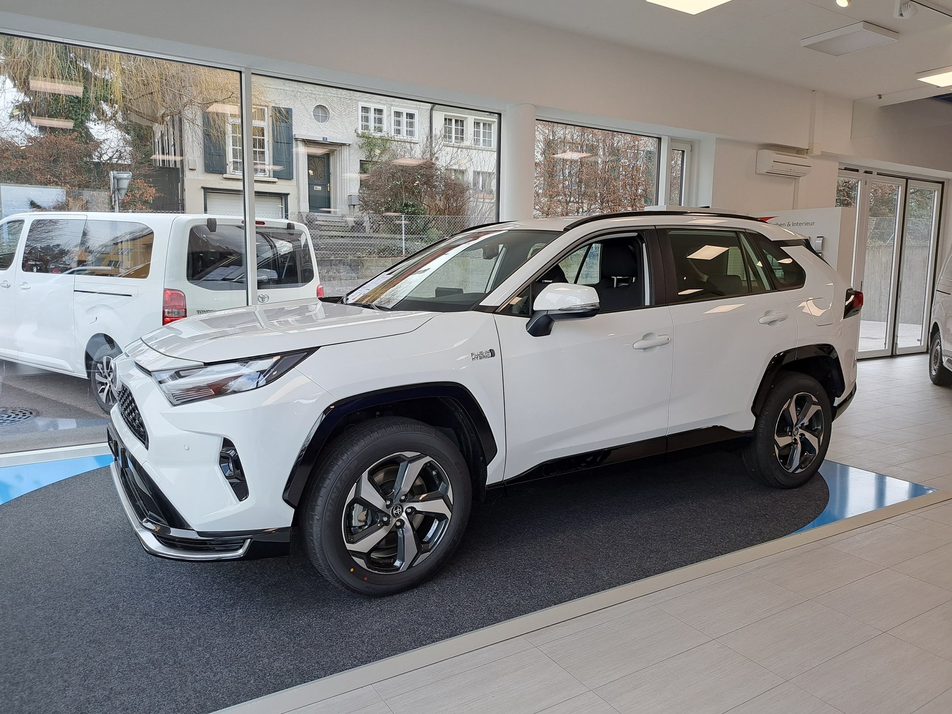 TOYOTA RAV-4 2.5 PHEV Trend e-CVT 4WD-image-8